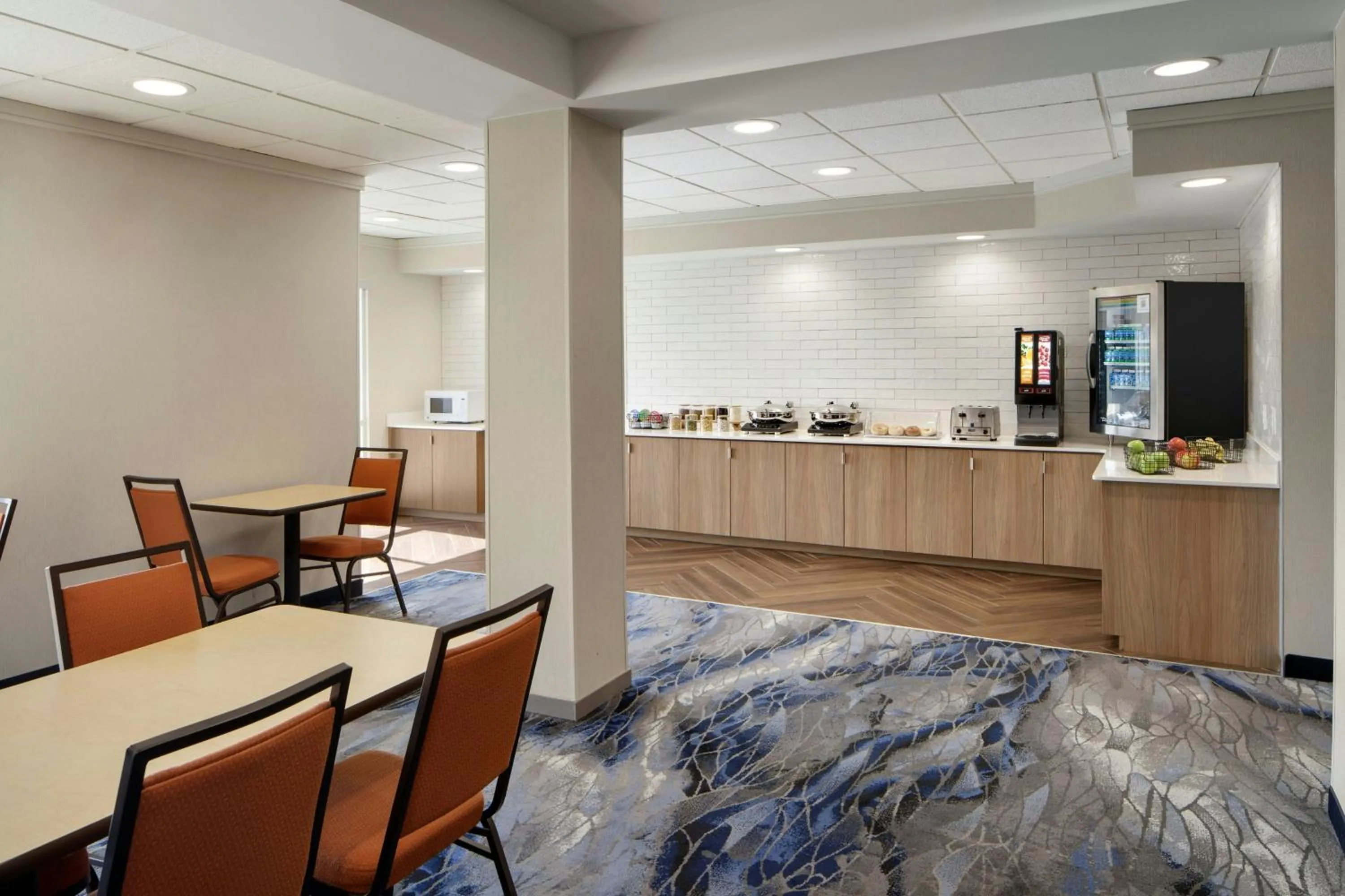 Breakfast in Fairfield Inn & Suites Clovis