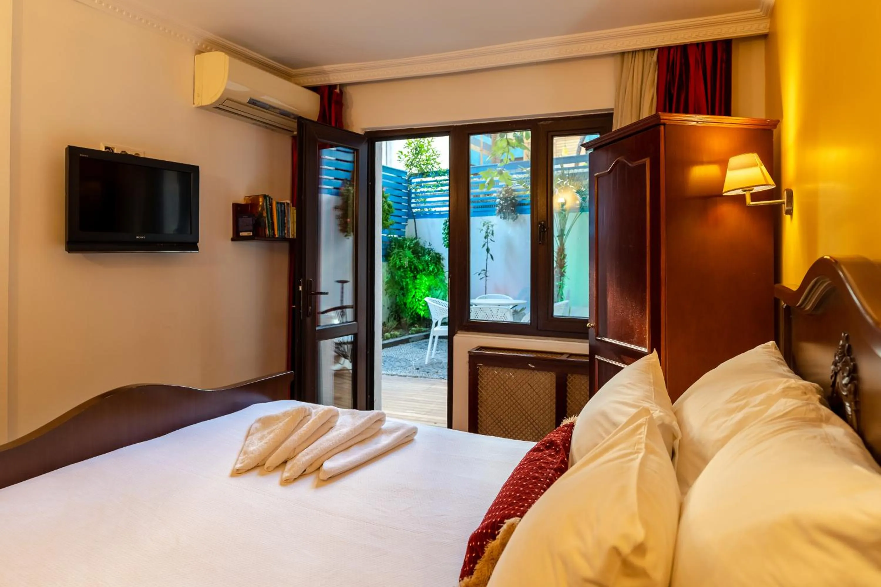 Bed in Şebnem Hotel