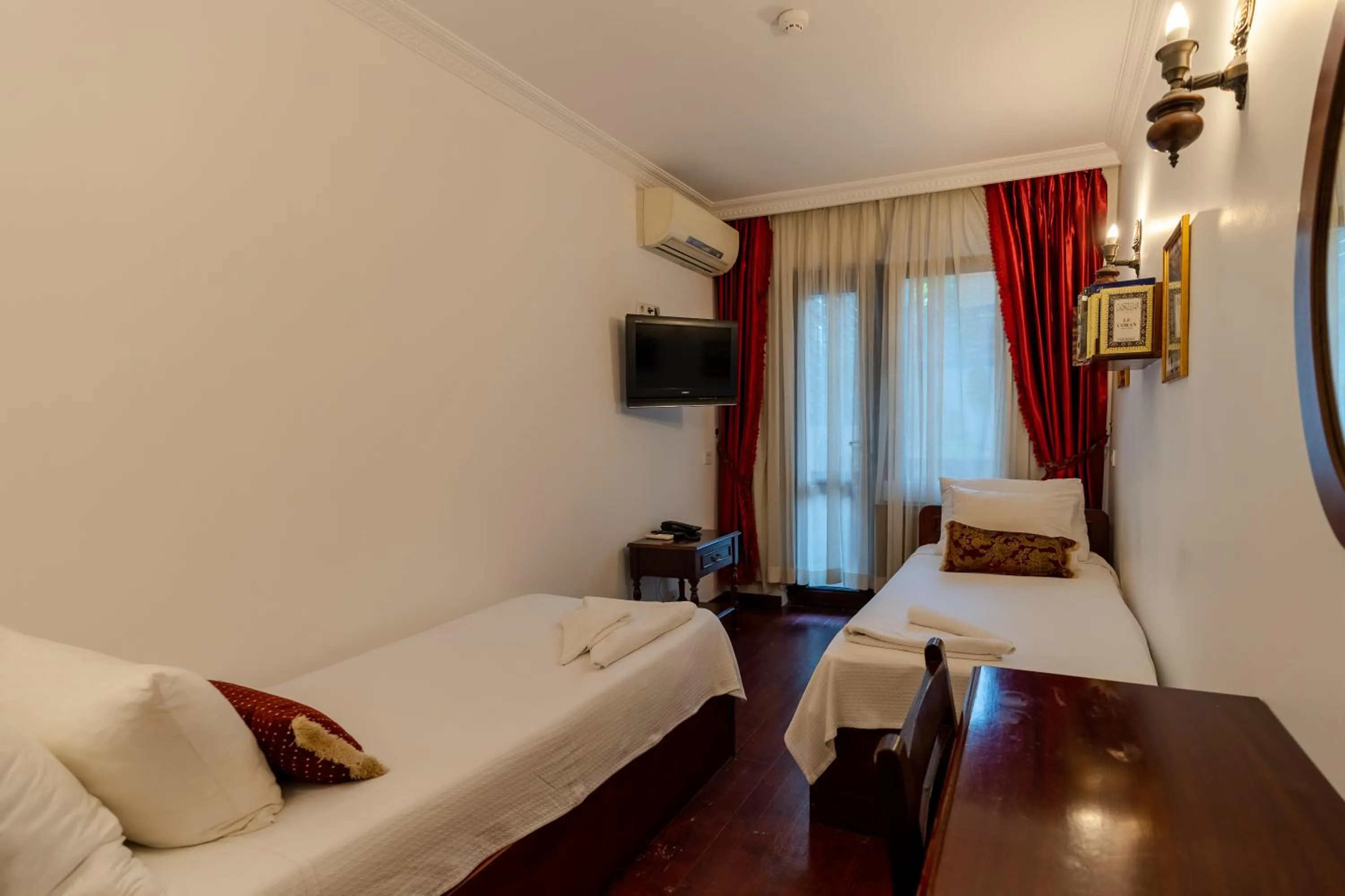 TV and multimedia in Şebnem Hotel