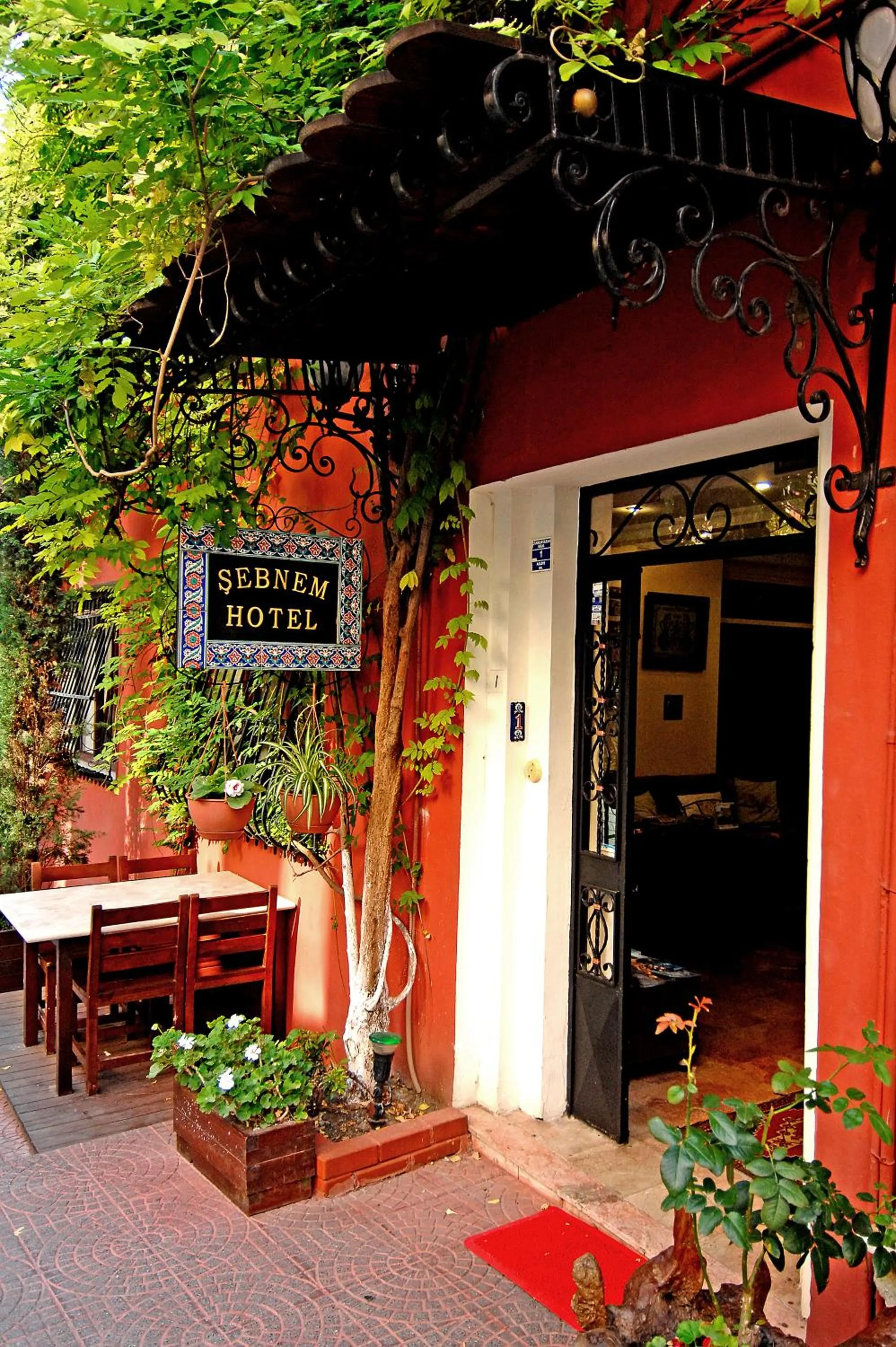 Facade/entrance in Şebnem Hotel
