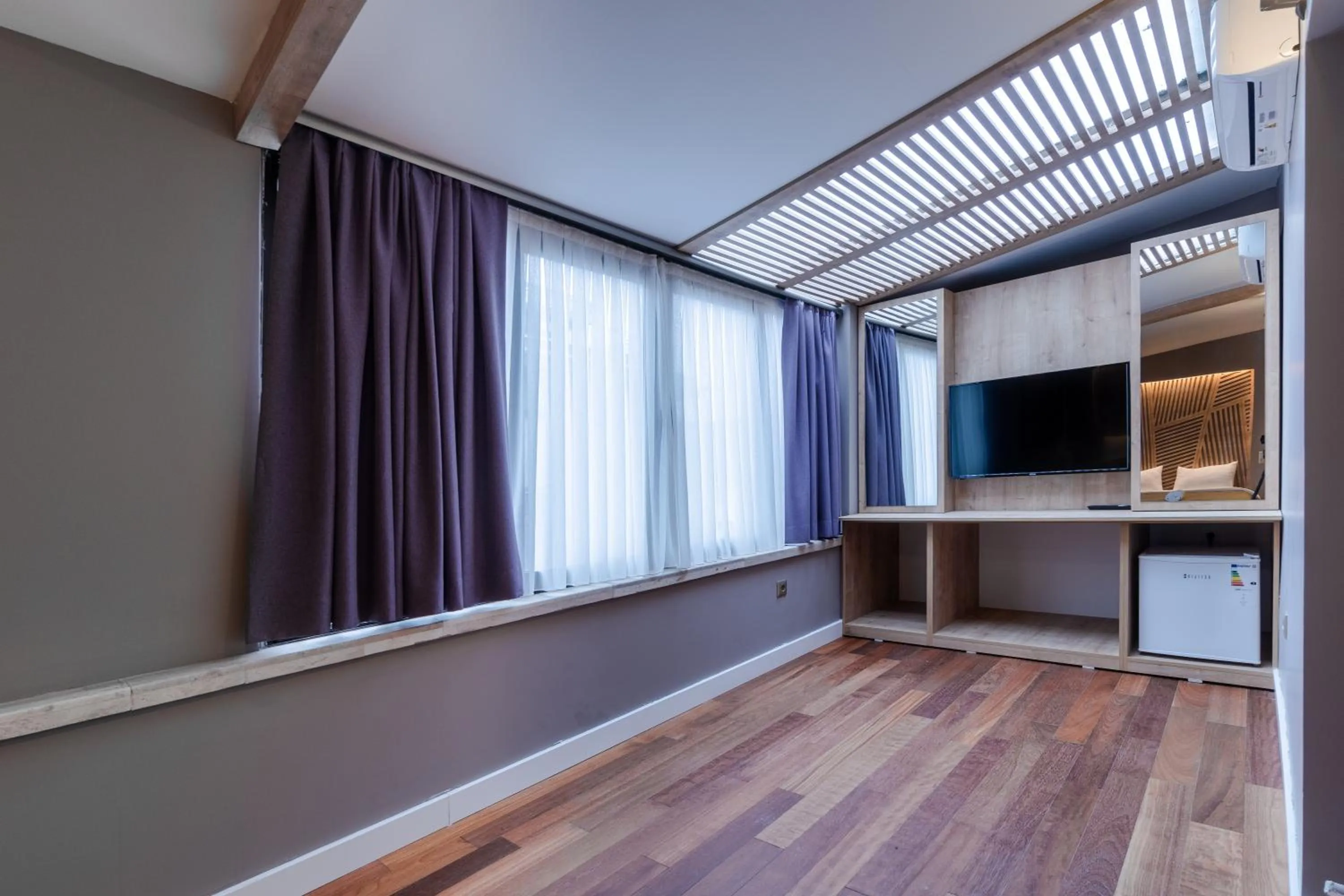 TV and multimedia in Şebnem Hotel