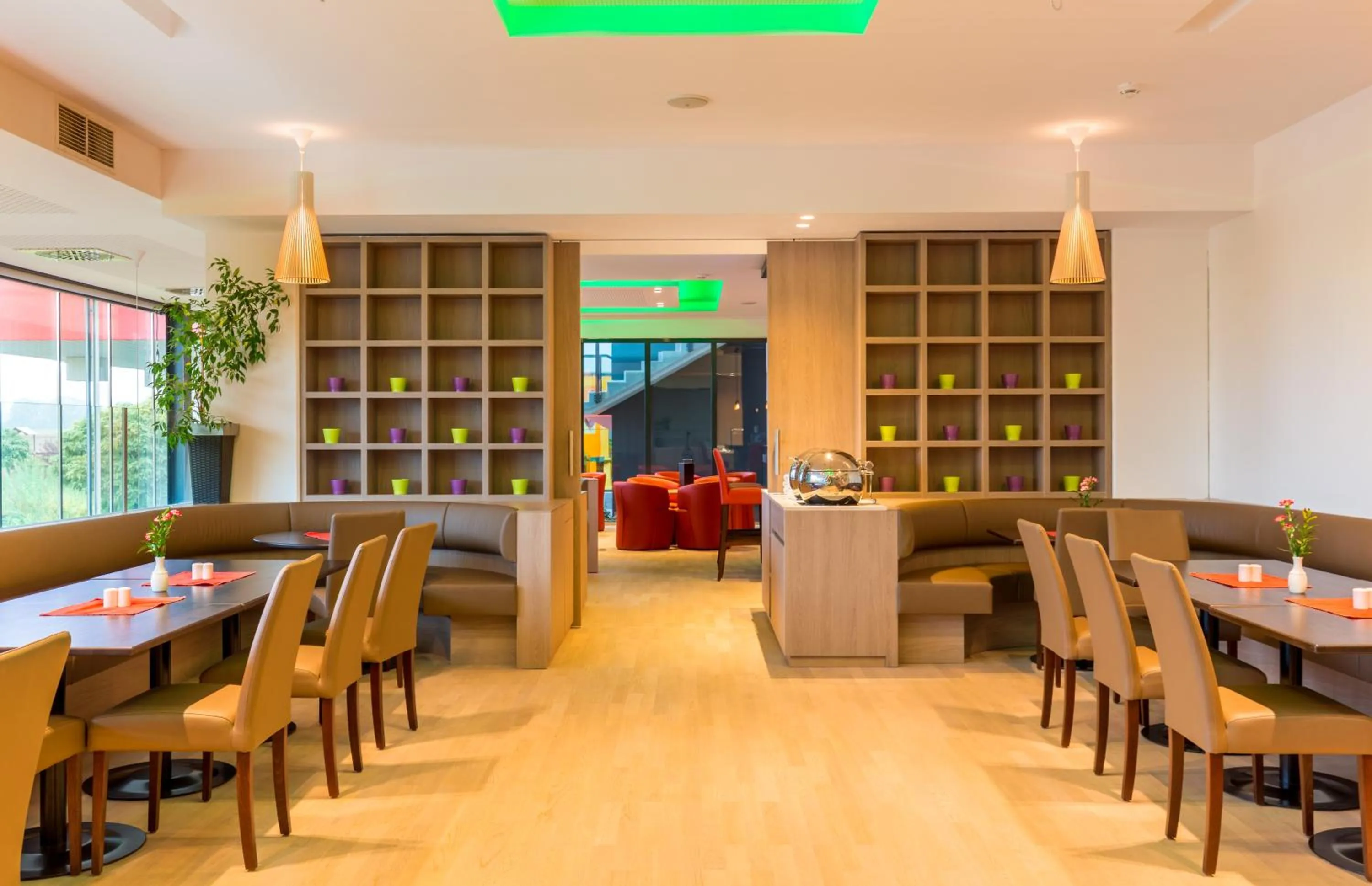 Restaurant/places to eat in All in Red Thermenhotel