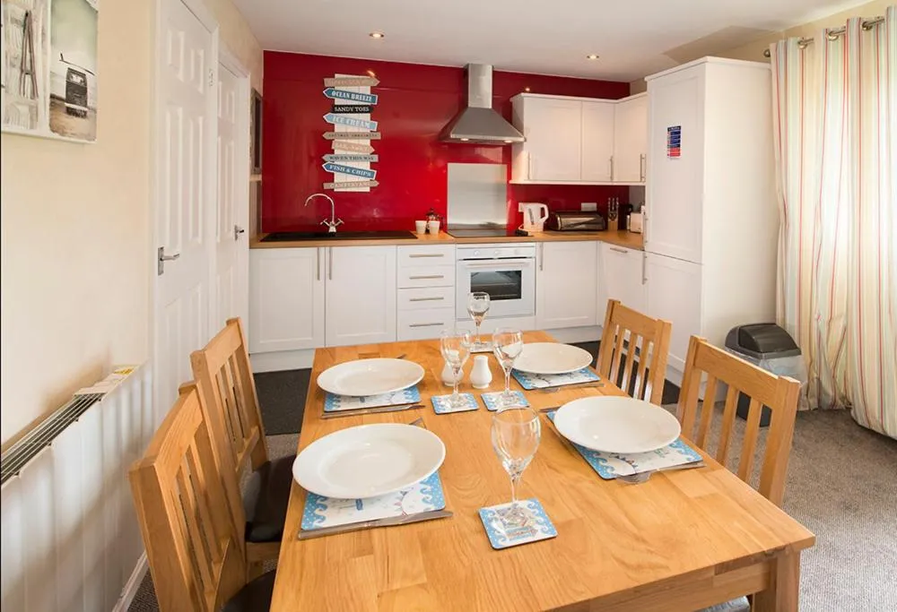 Kitchen or kitchenette in Sandy Glade Holiday Park