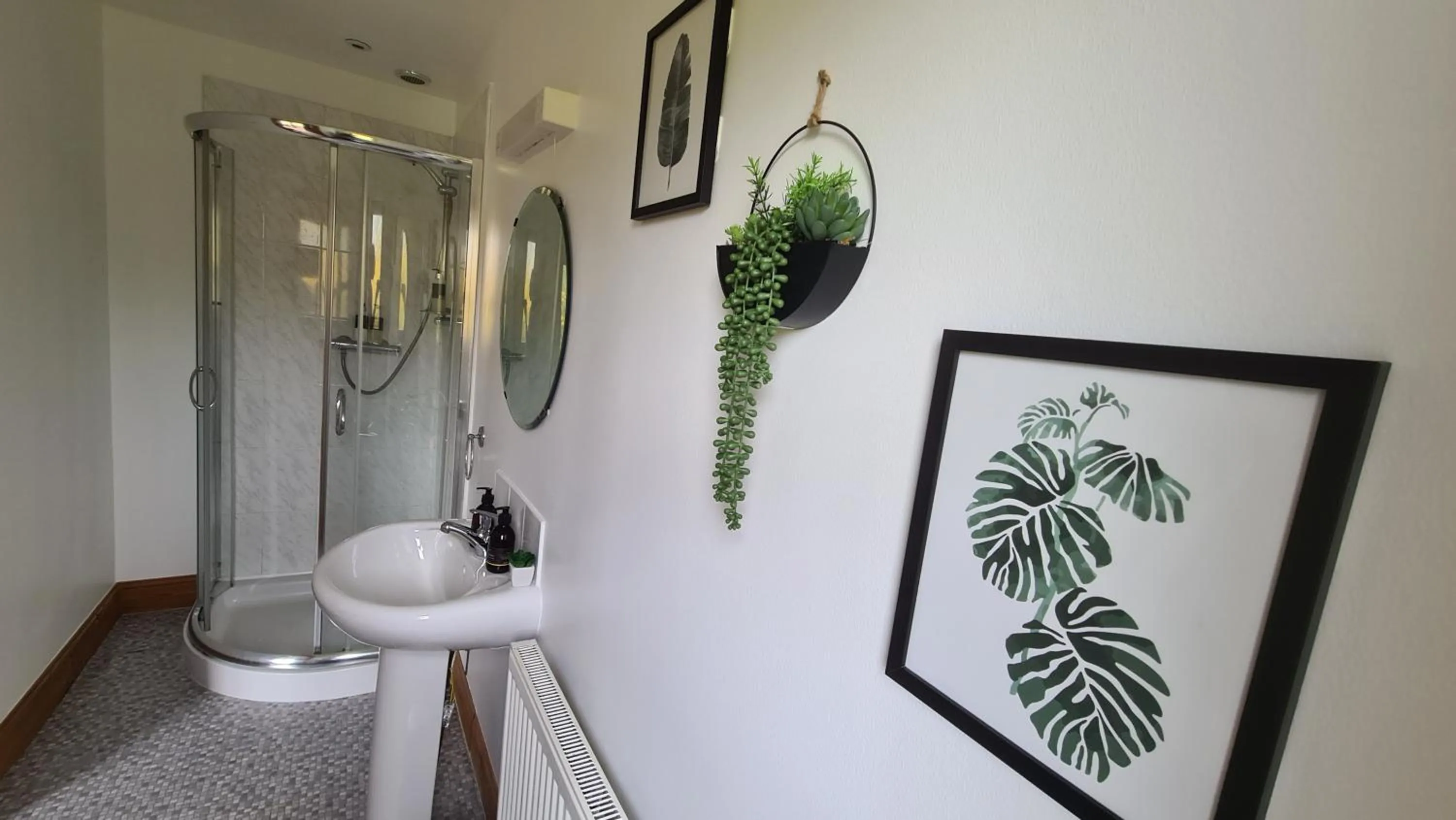 Shower in Acarsaid B&B