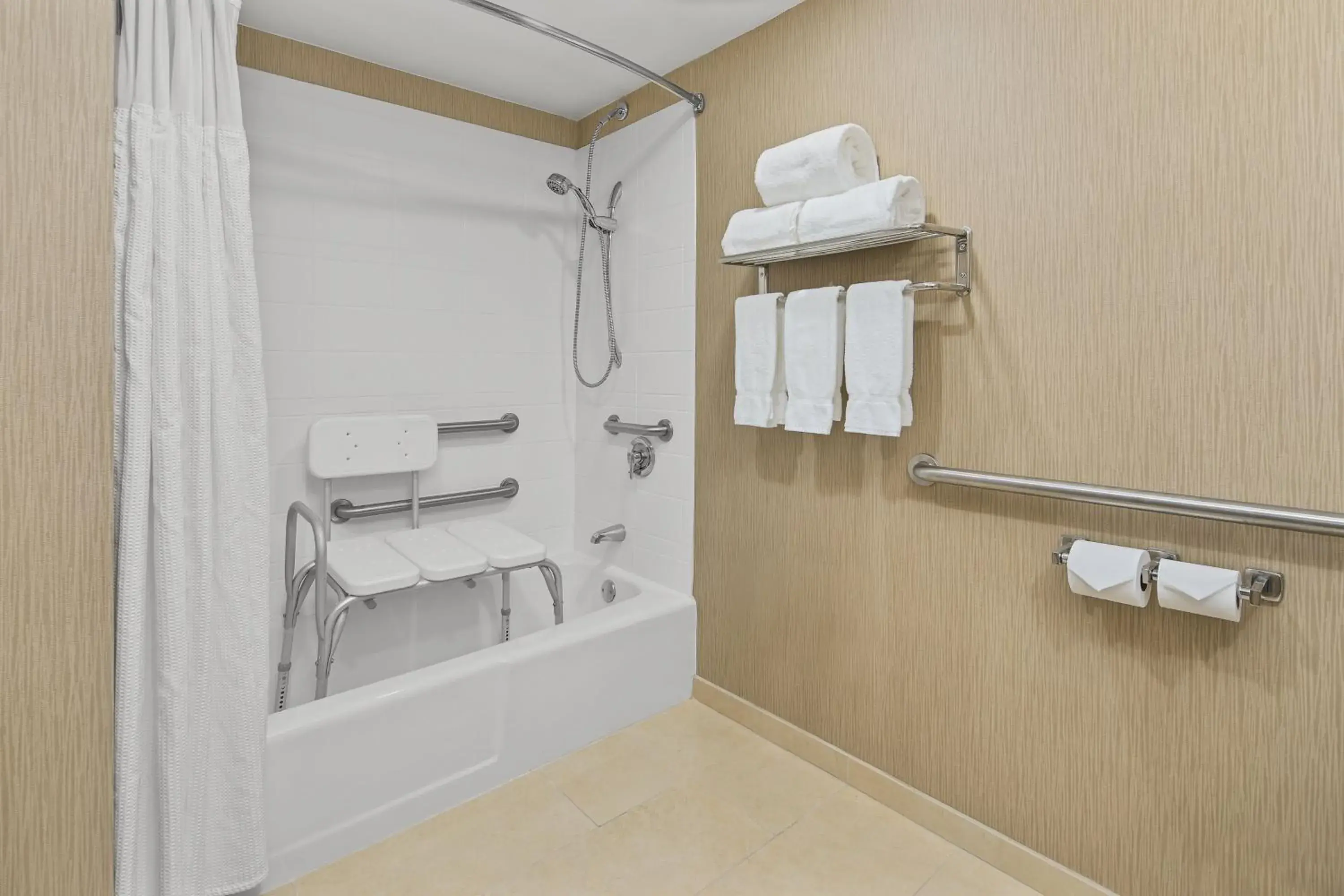 Double Room - Mobility Accessible Tub - Non-Smoking in Crowne Plaza Greenville by IHG Double Room - Mobility Accessible Tub - Non-Smoking in Crowne Plaza Greenville by IHG