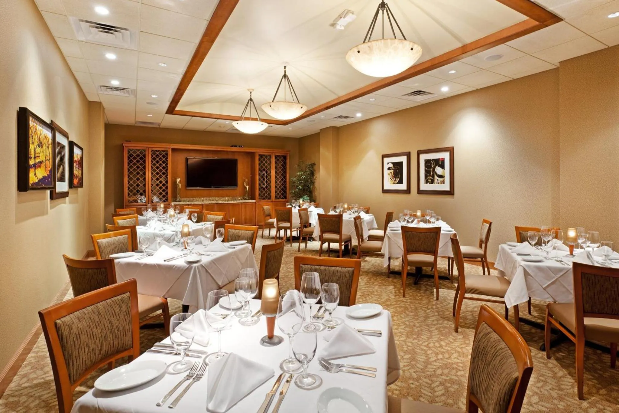 Restaurant/places to eat in Crowne Plaza Greenville by IHG
