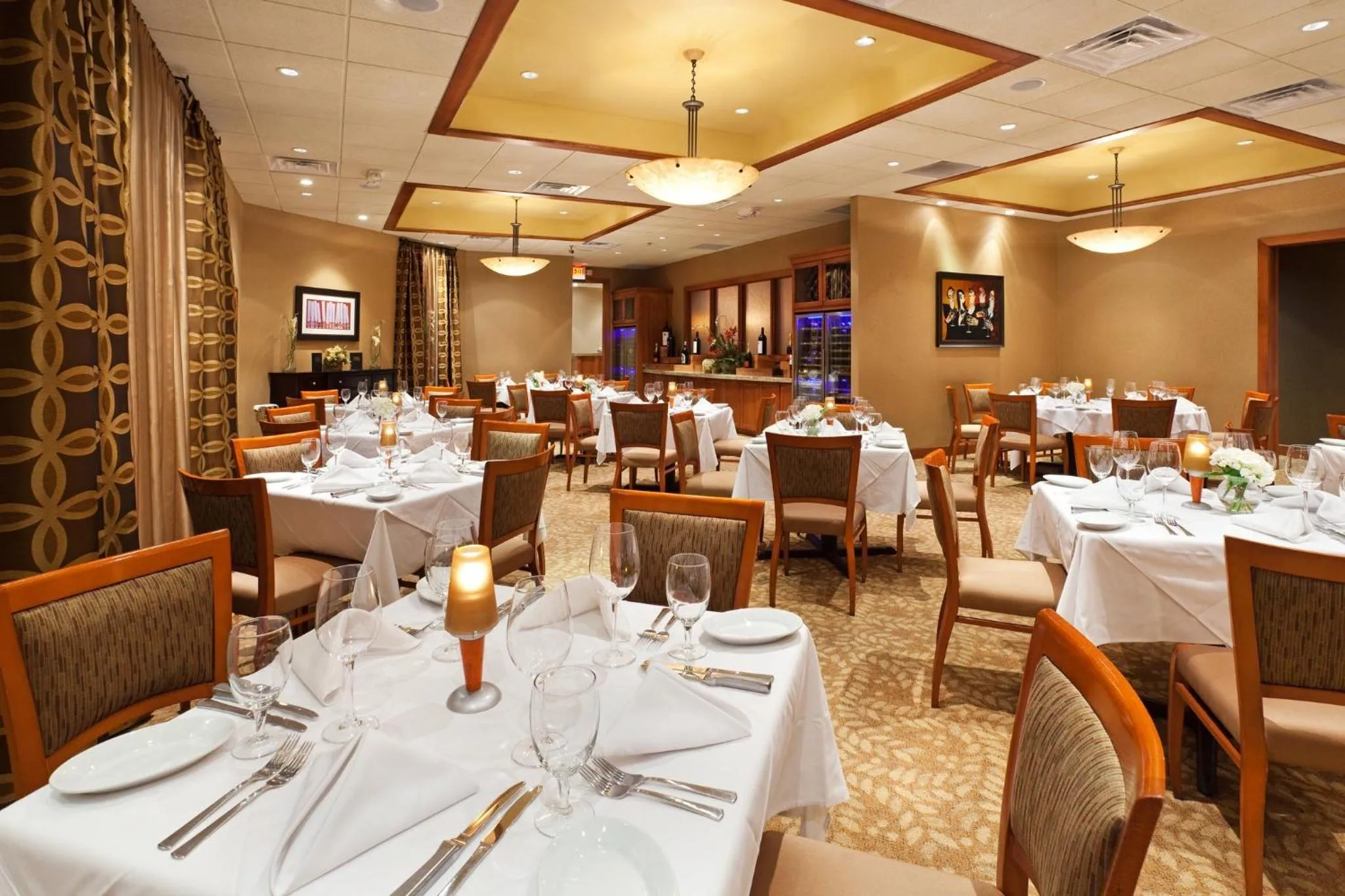 Restaurant/places to eat in Crowne Plaza Greenville by IHG