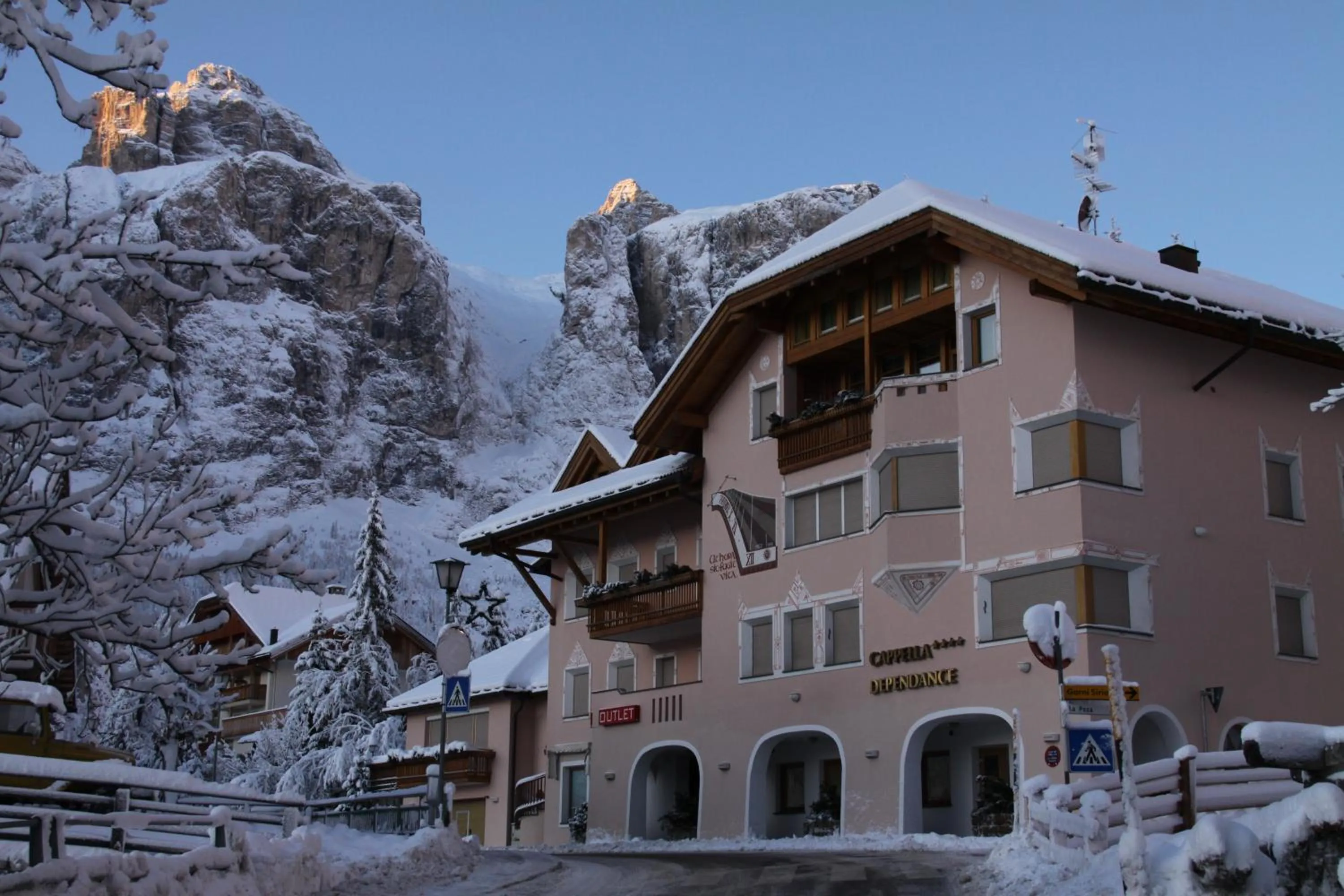 Facade/entrance in Garni Criss
