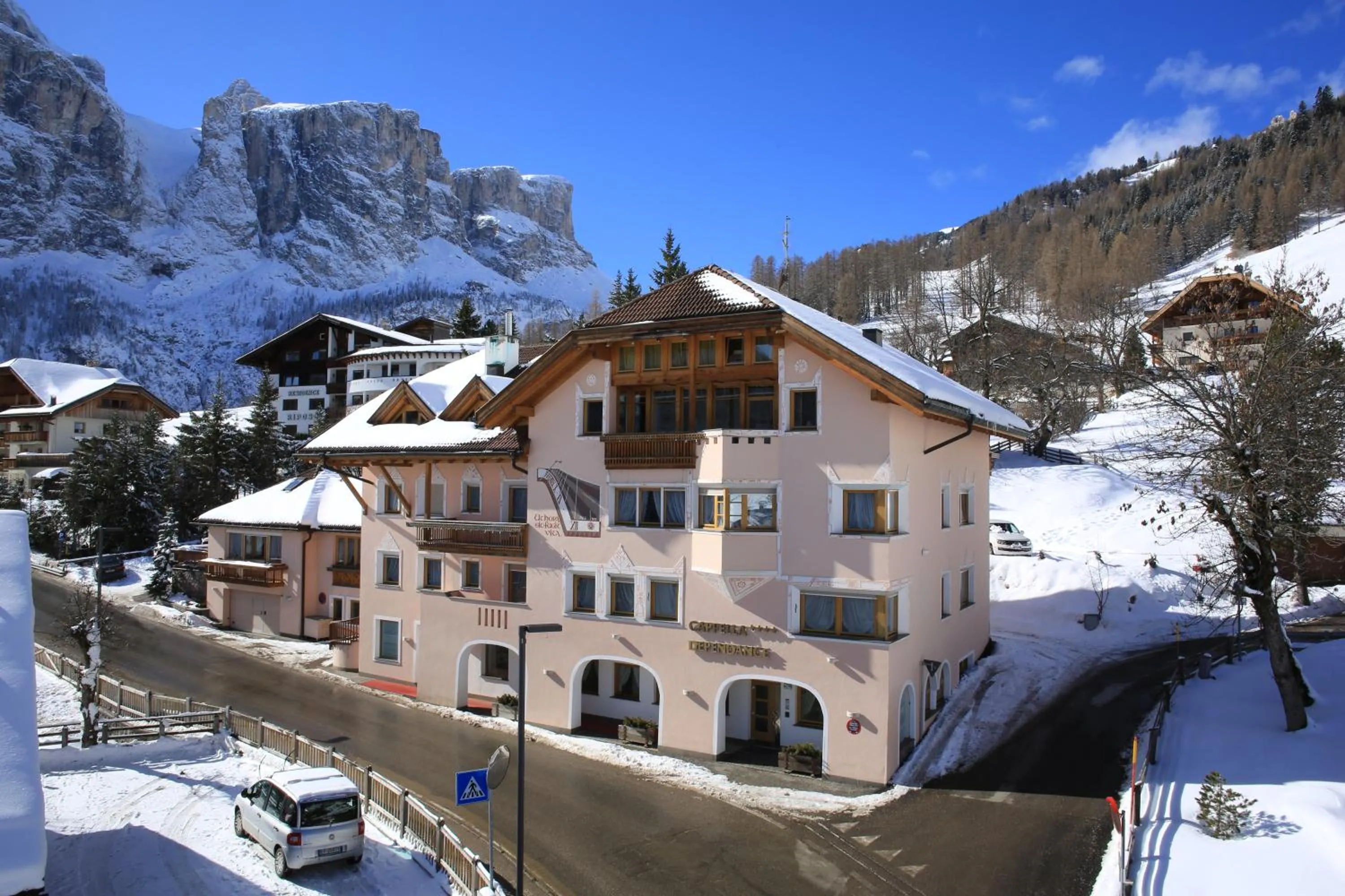 Facade/entrance in Garni Criss