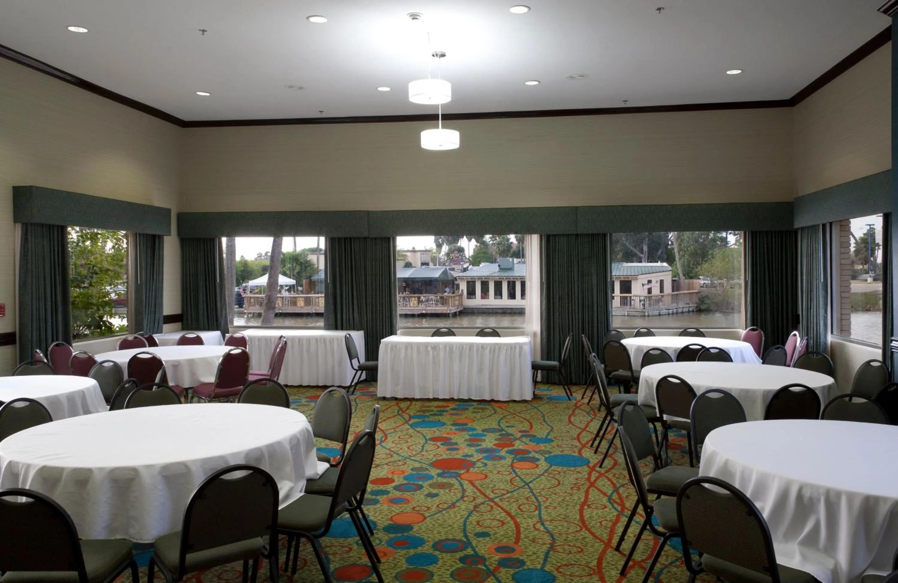 Meeting/conference room in Holiday Inn Express Hotel and Suites Brownsville by IHG