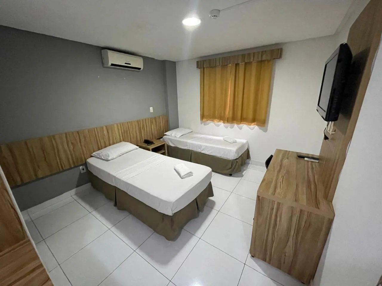 Bed in CR Hotel Bueno