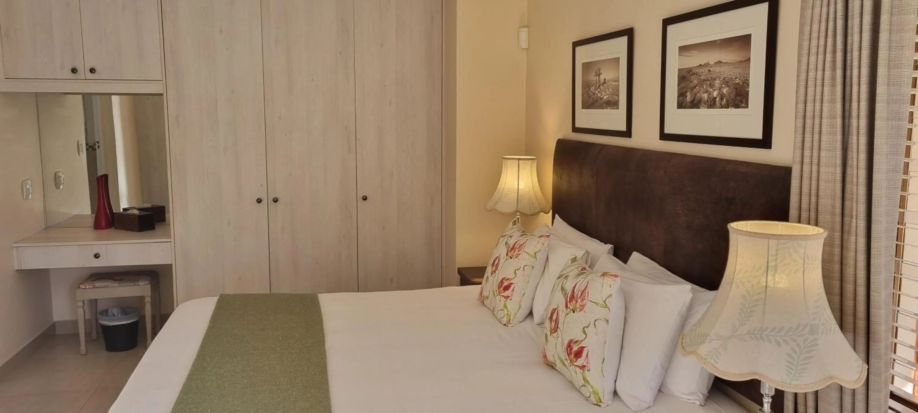 Property building, Bed in SomerZicht Guest House