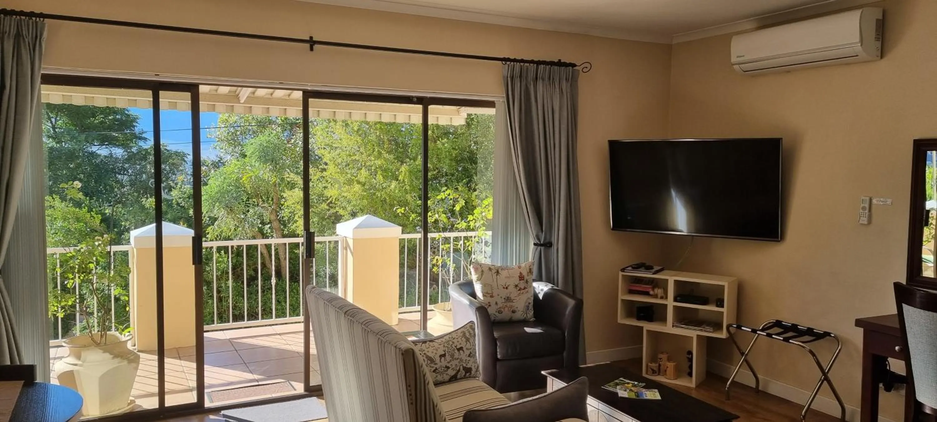 Property building in SomerZicht Guest House