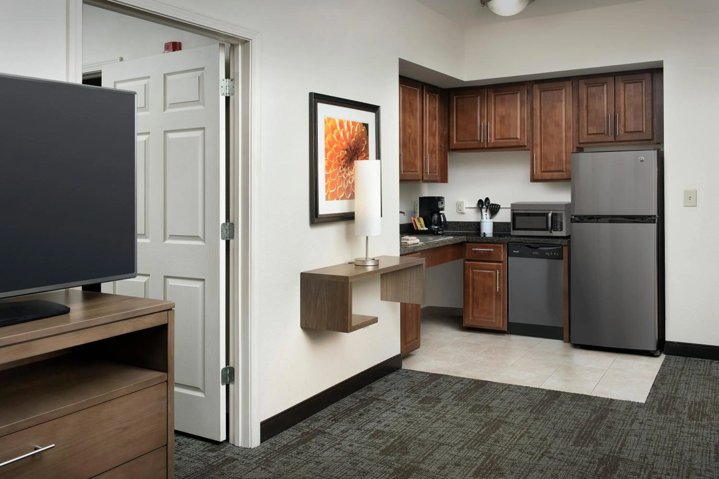 Kitchen or kitchenette in Staybridge Suites Greenville I-85 Woodruff Road by IHG