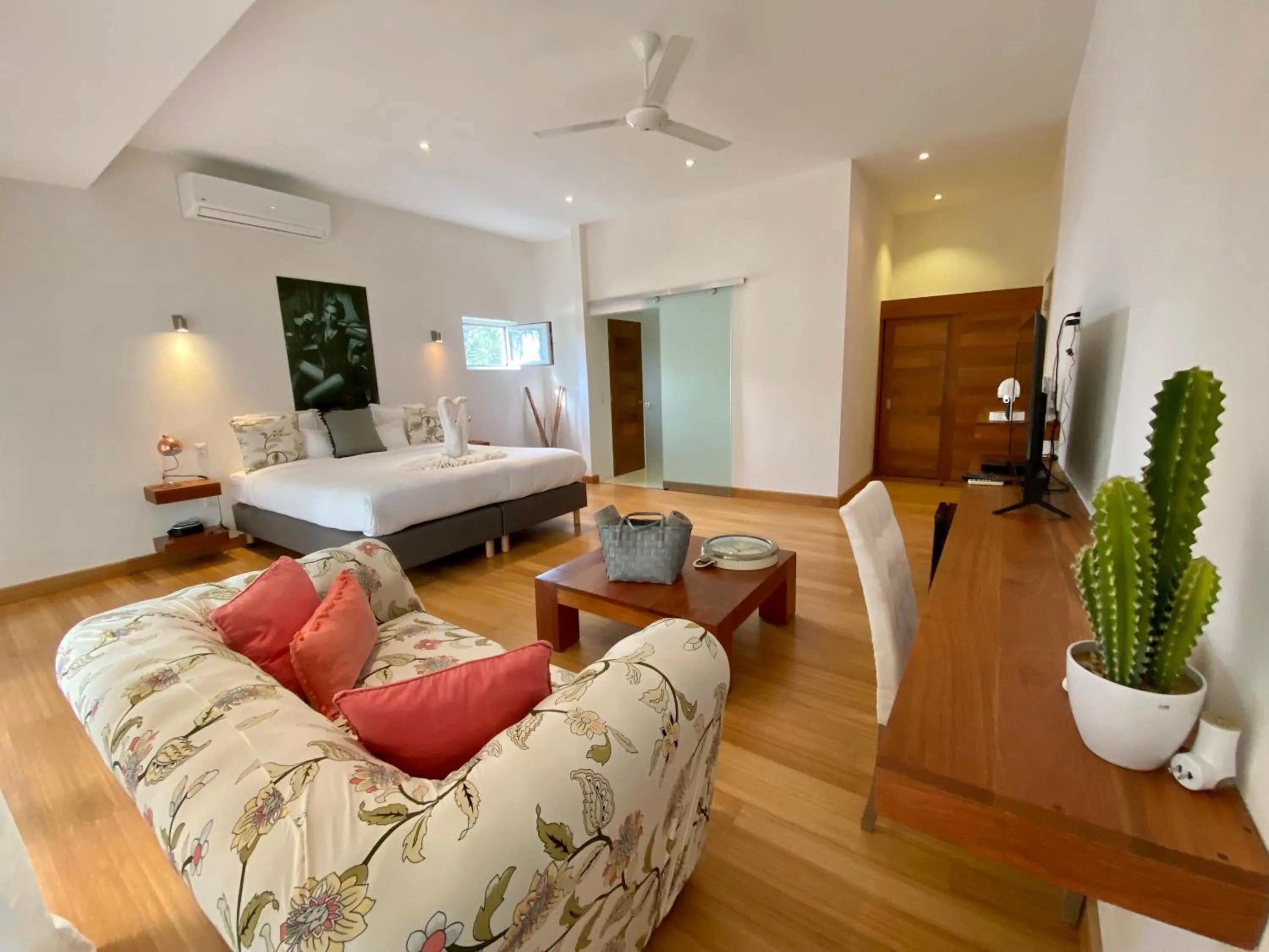 CASA-22 Luxury Boutique Hotel