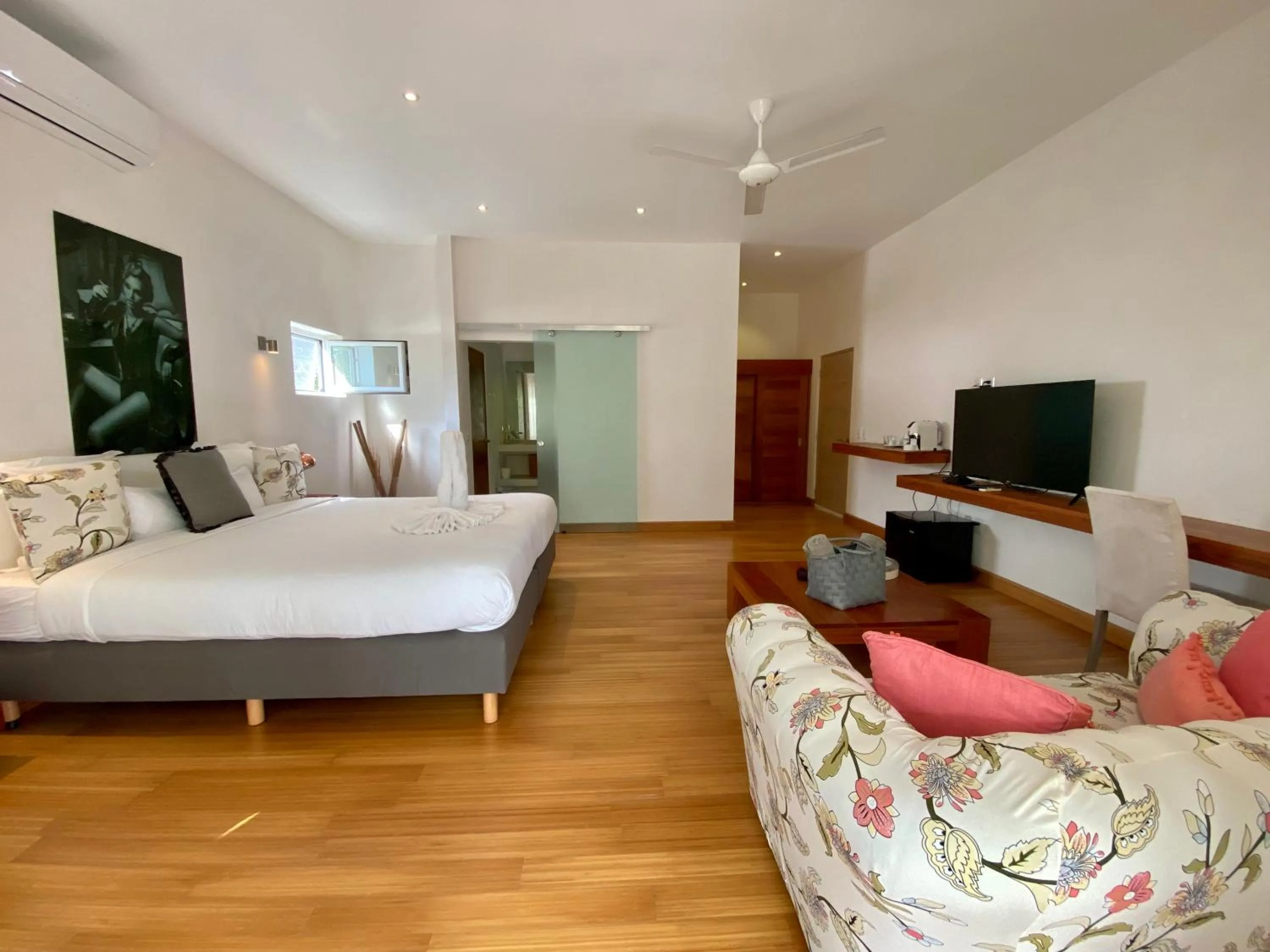 Bed in CASA-22 Luxury Boutique Hotel