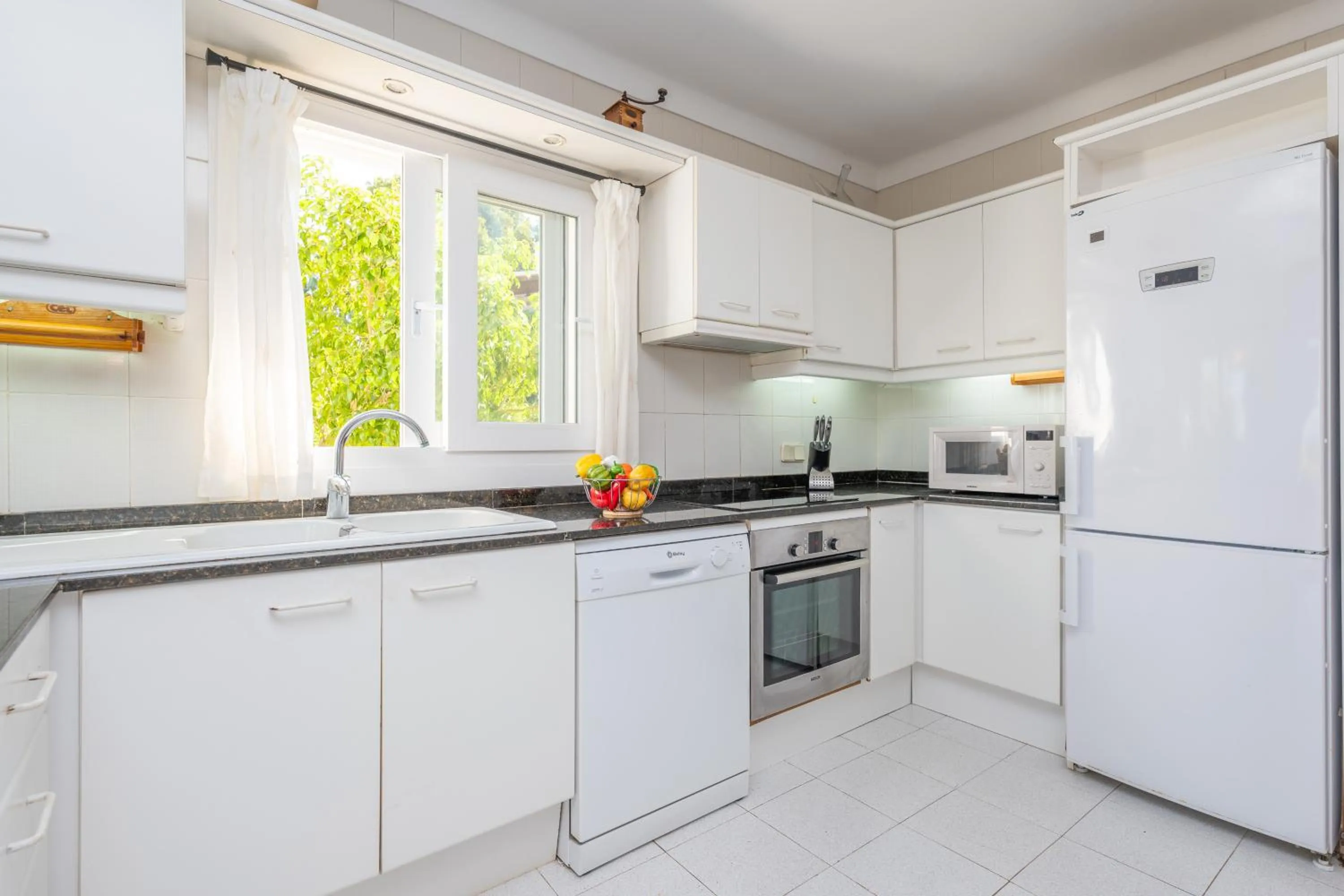 Kitchen or kitchenette in Villa Berry