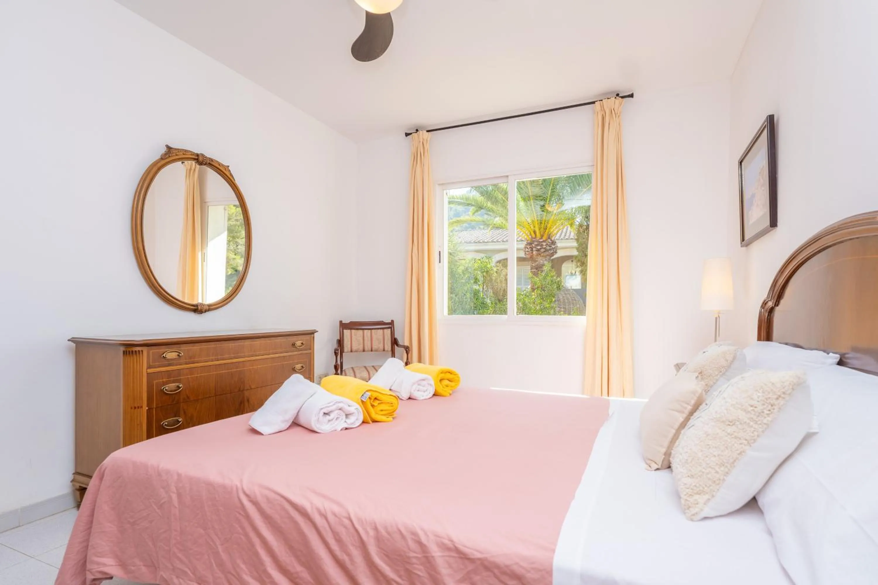 Bedroom, Bed in Villa Berry