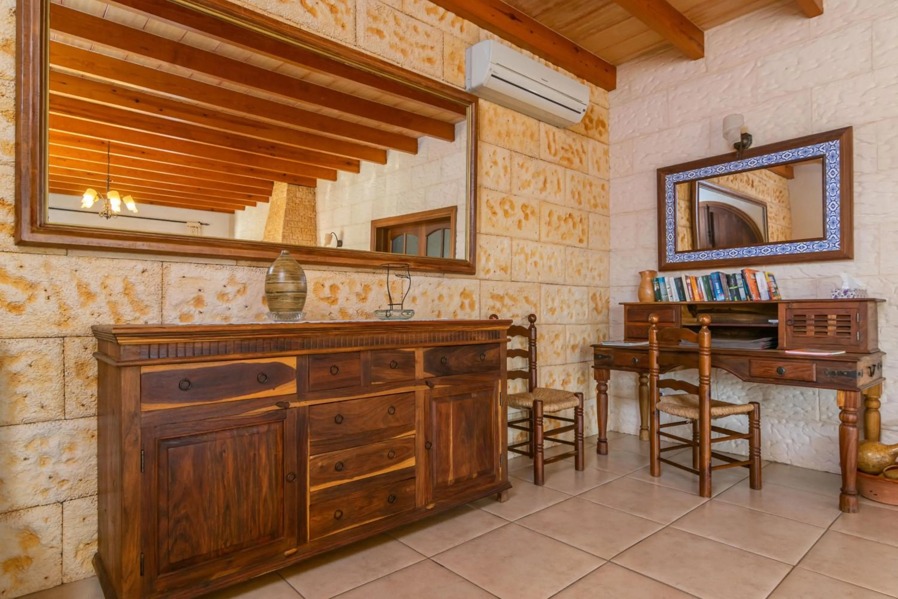 Library in Ca'n Berguins