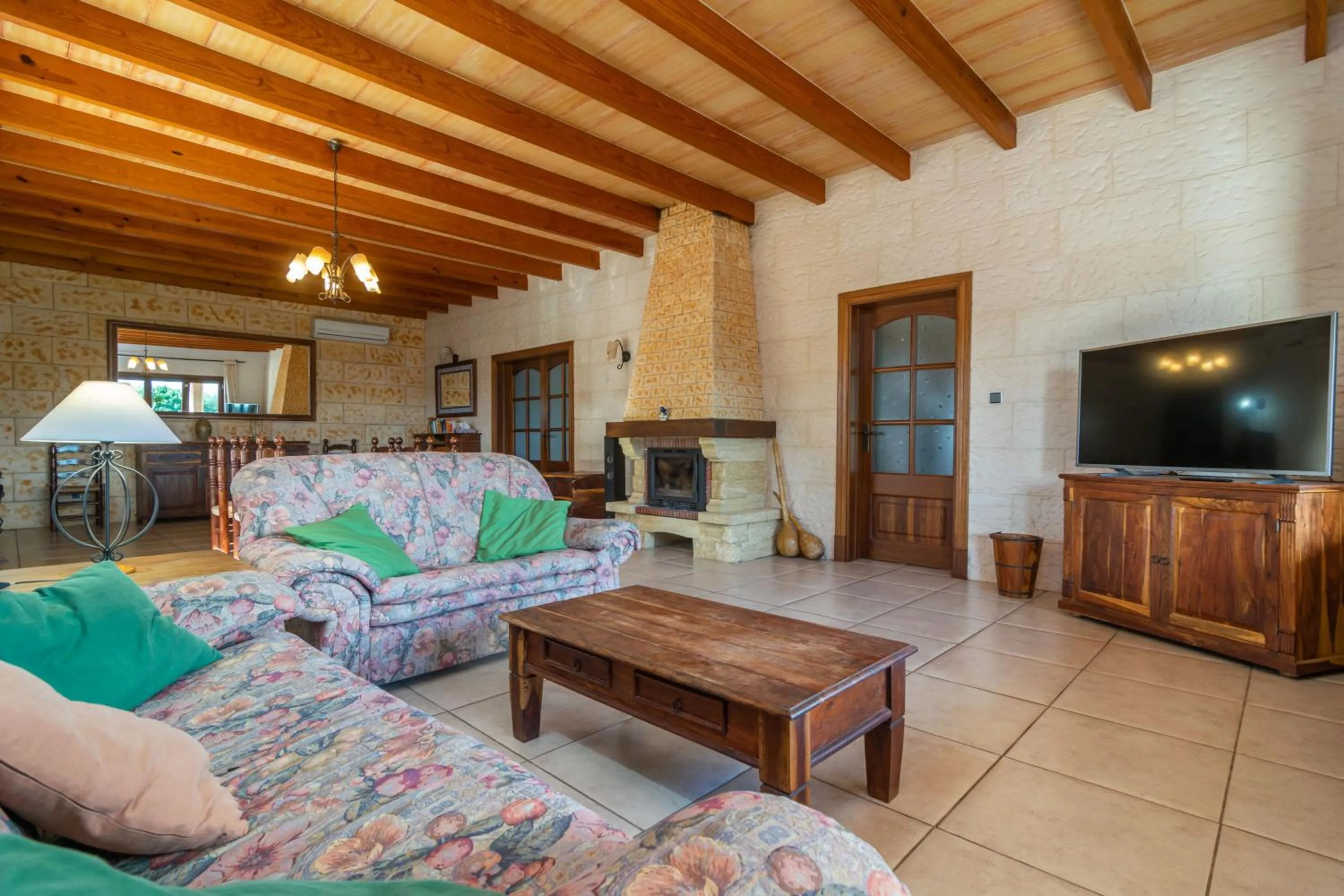 Living room in Ca'n Berguins