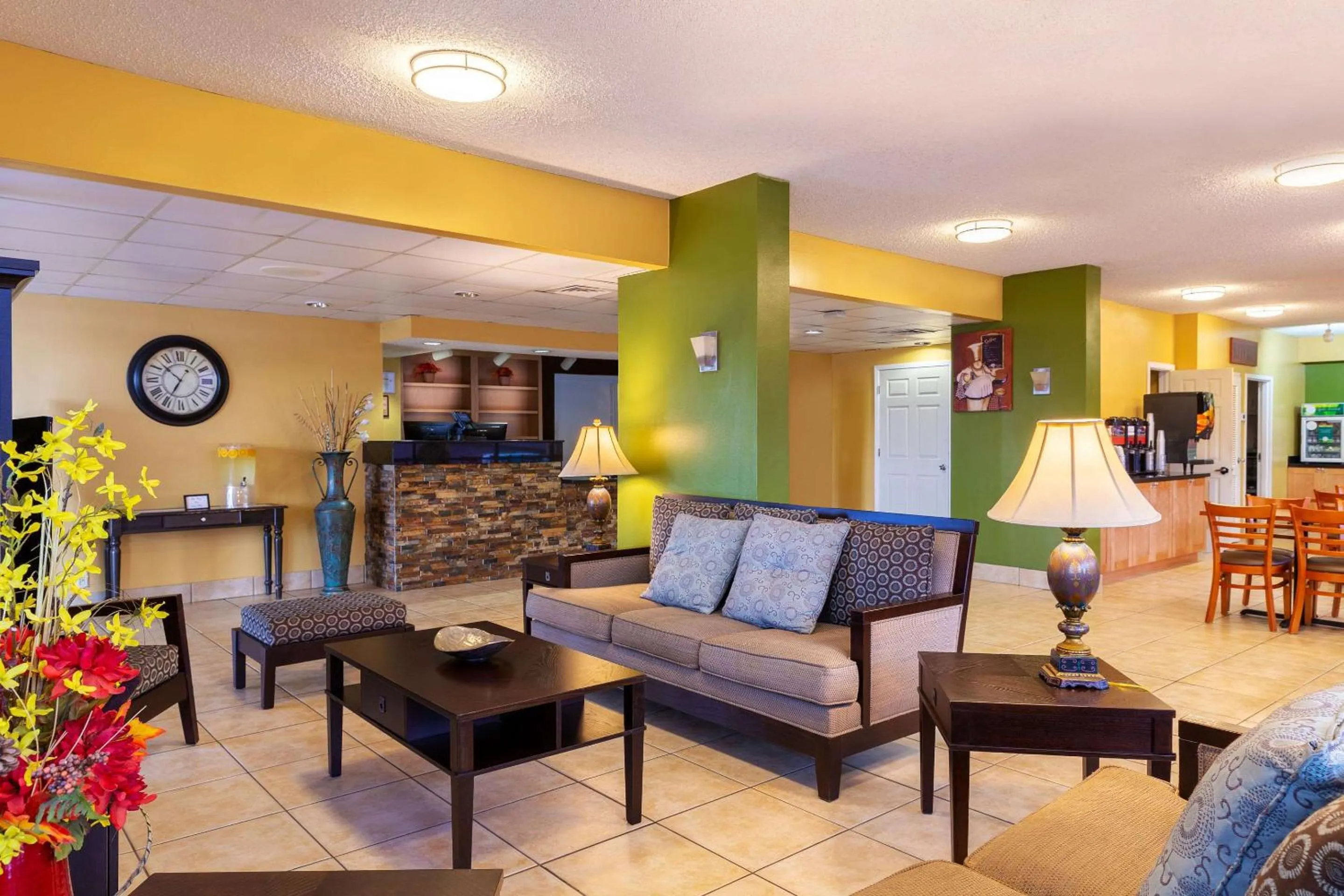 Lobby or reception in Quality Inn at Arlington Highlands