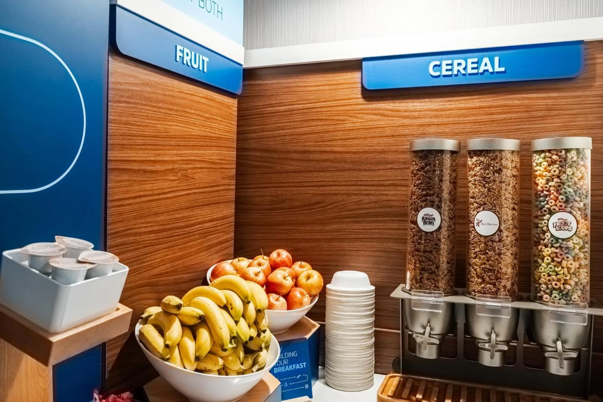 Buffet breakfast in Holiday Inn Express Maspeth by IHG