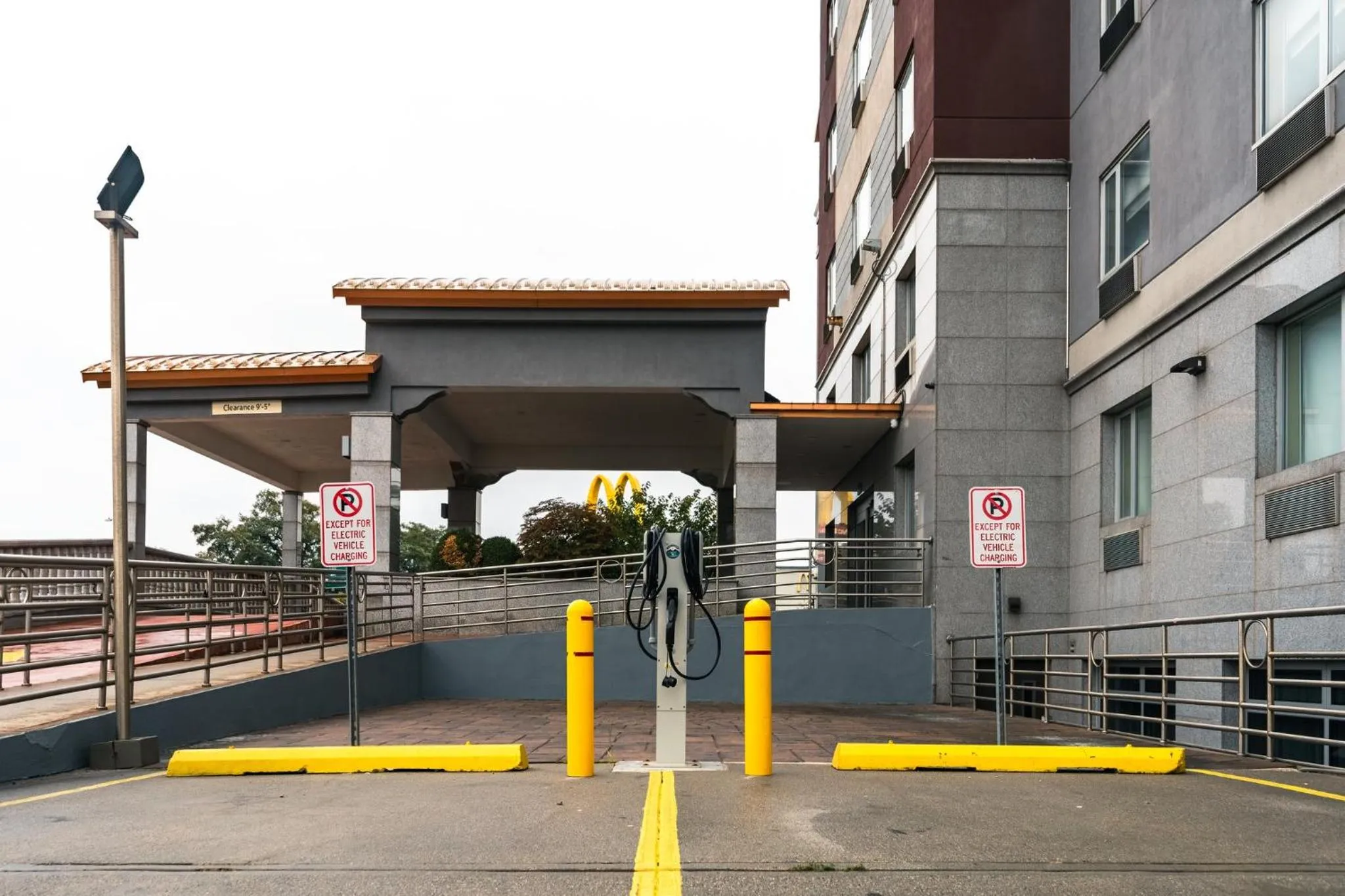 Parking in Holiday Inn Express Maspeth by IHG