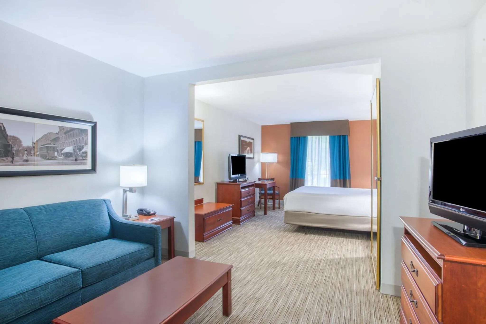Bedroom, Bed in Holiday Inn Express Hotel & Suites Brattleboro by IHG