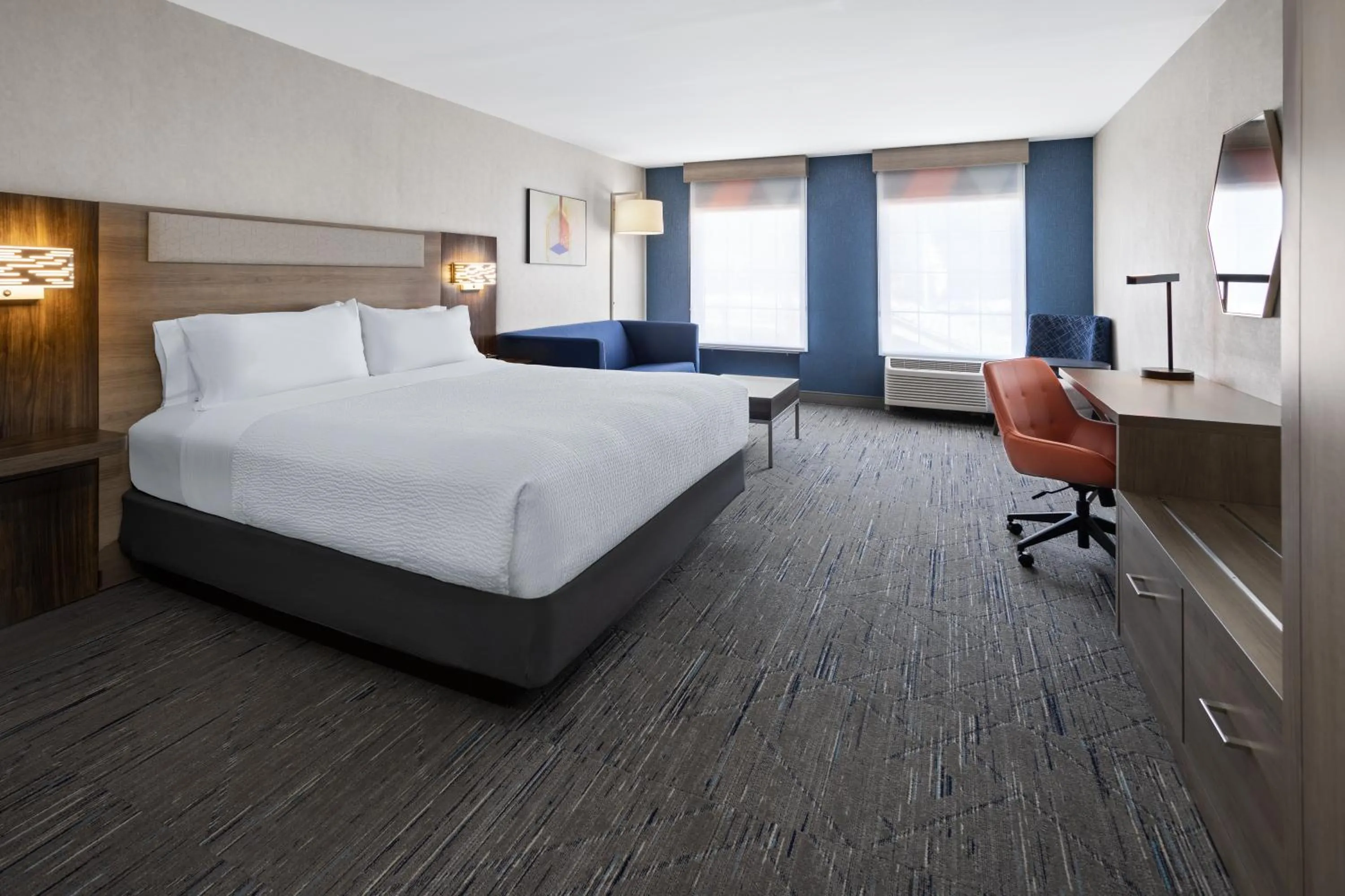 Bedroom, Bed in Holiday Inn Express Hotel & Suites Brattleboro by IHG