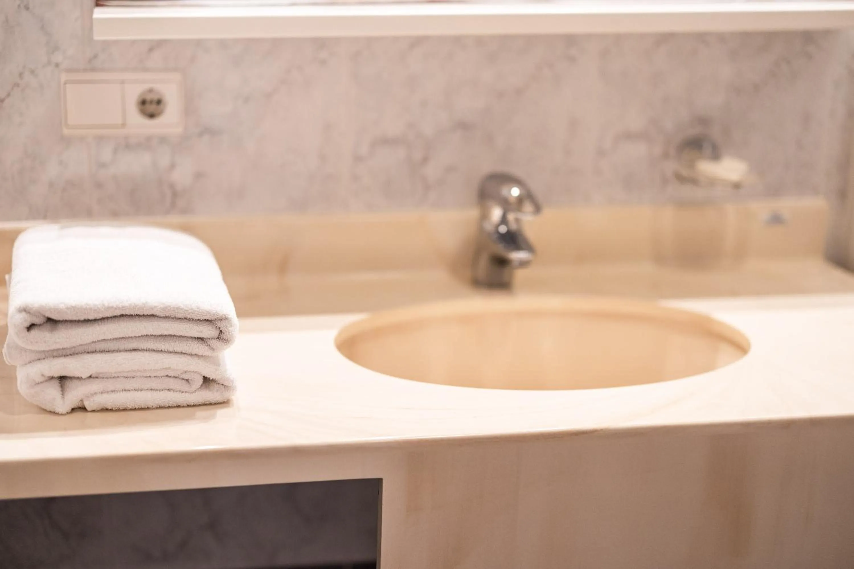 Bathroom in EGGER Apartments & Suites