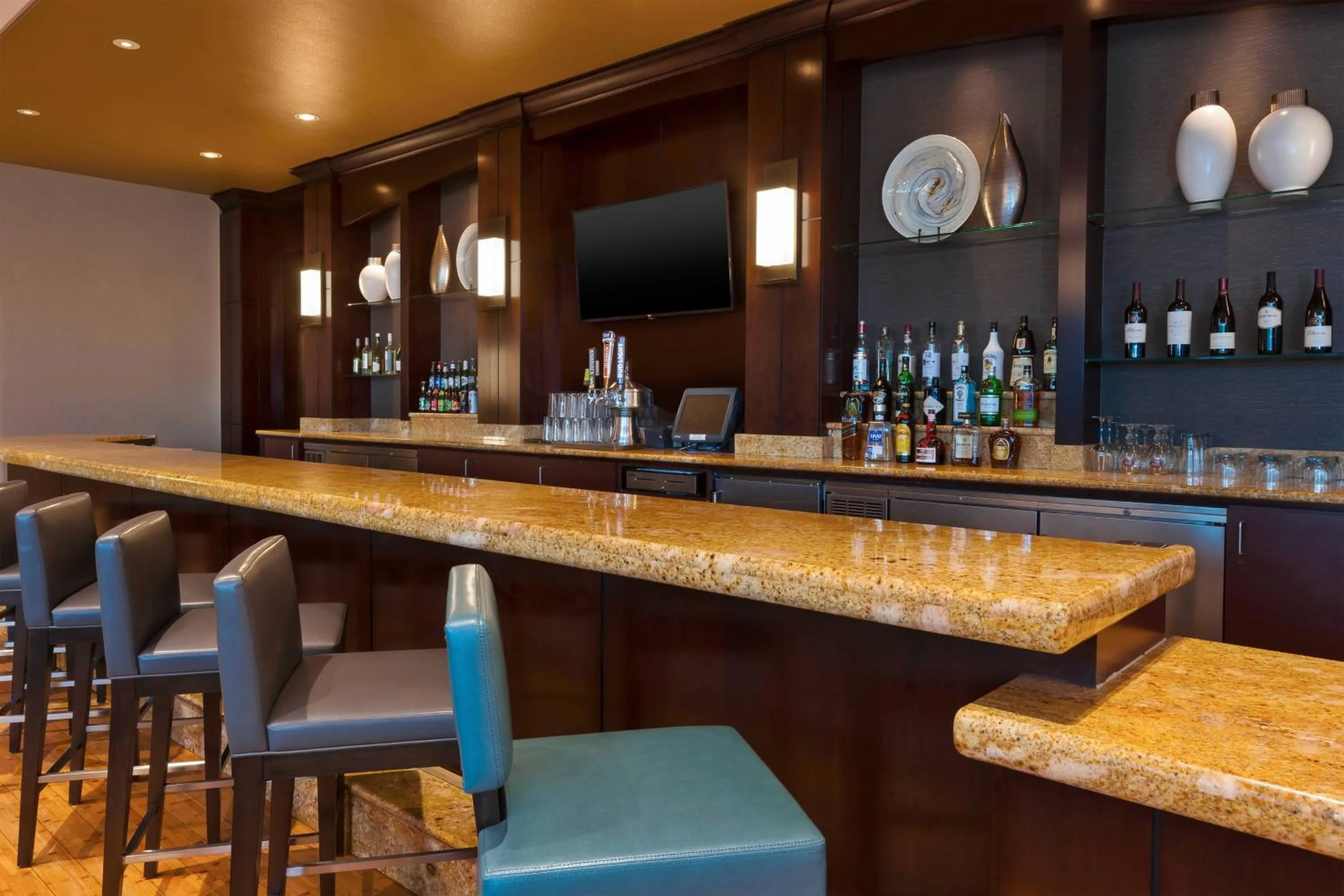 Lounge or bar in Courtyard Omaha La Vista