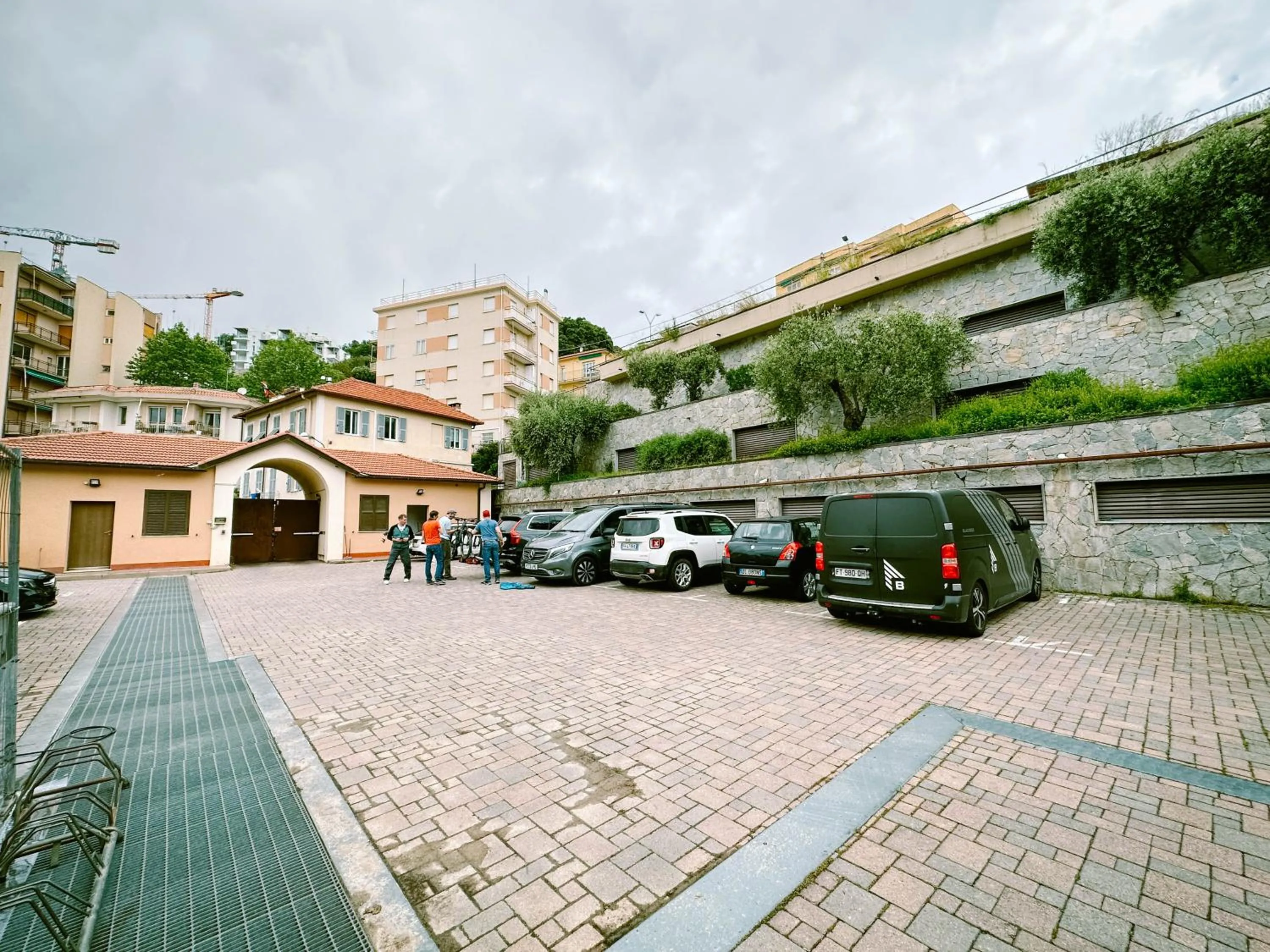 Parking in Hotel Bello by Ostello Bello