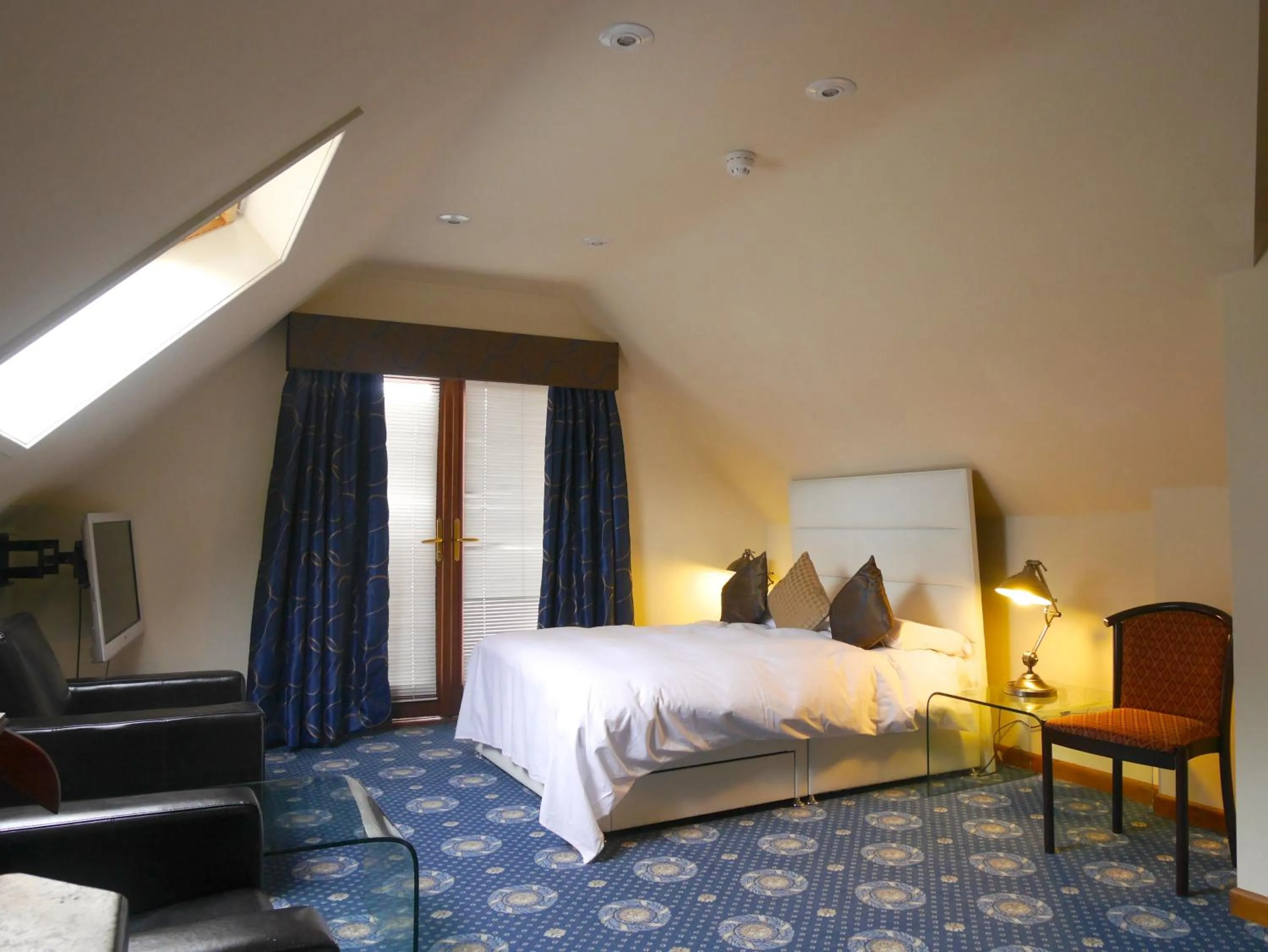 Bedroom, Bed in Villare Hitchin Town Centre