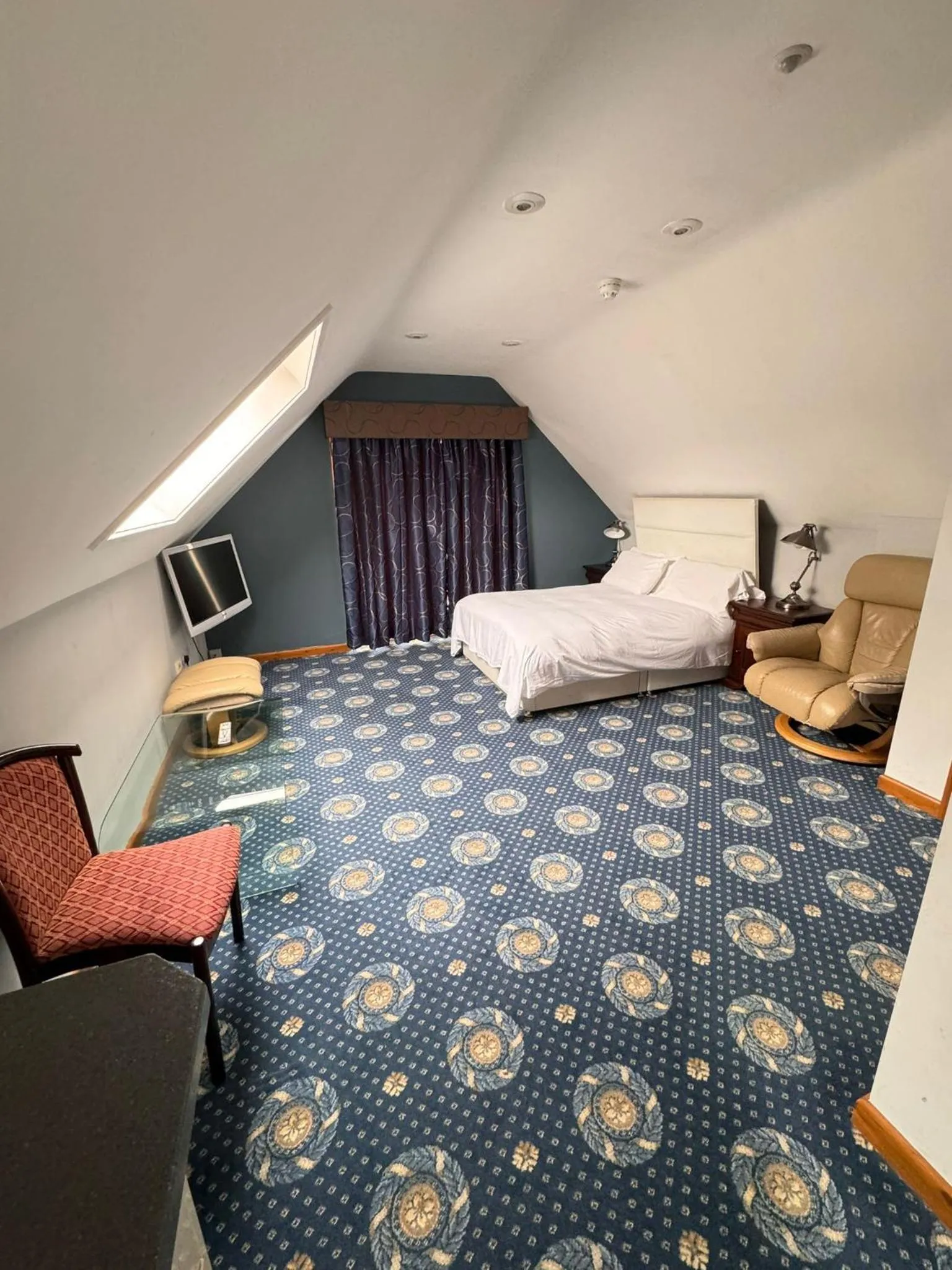 Bedroom, Bed in Villare Hitchin Town Centre