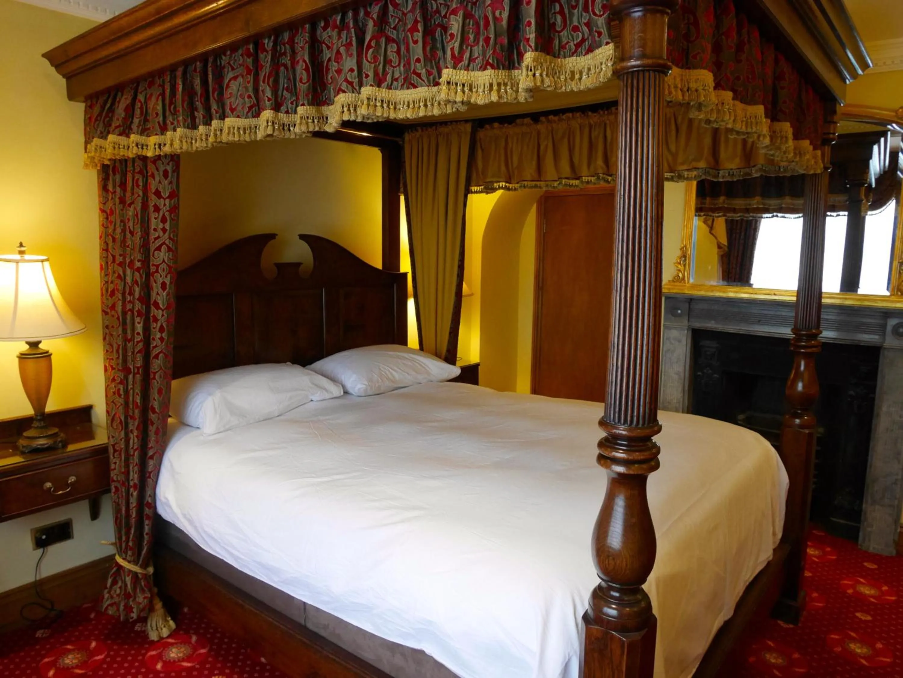 Bedroom, Bed in Villare Hitchin Town Centre