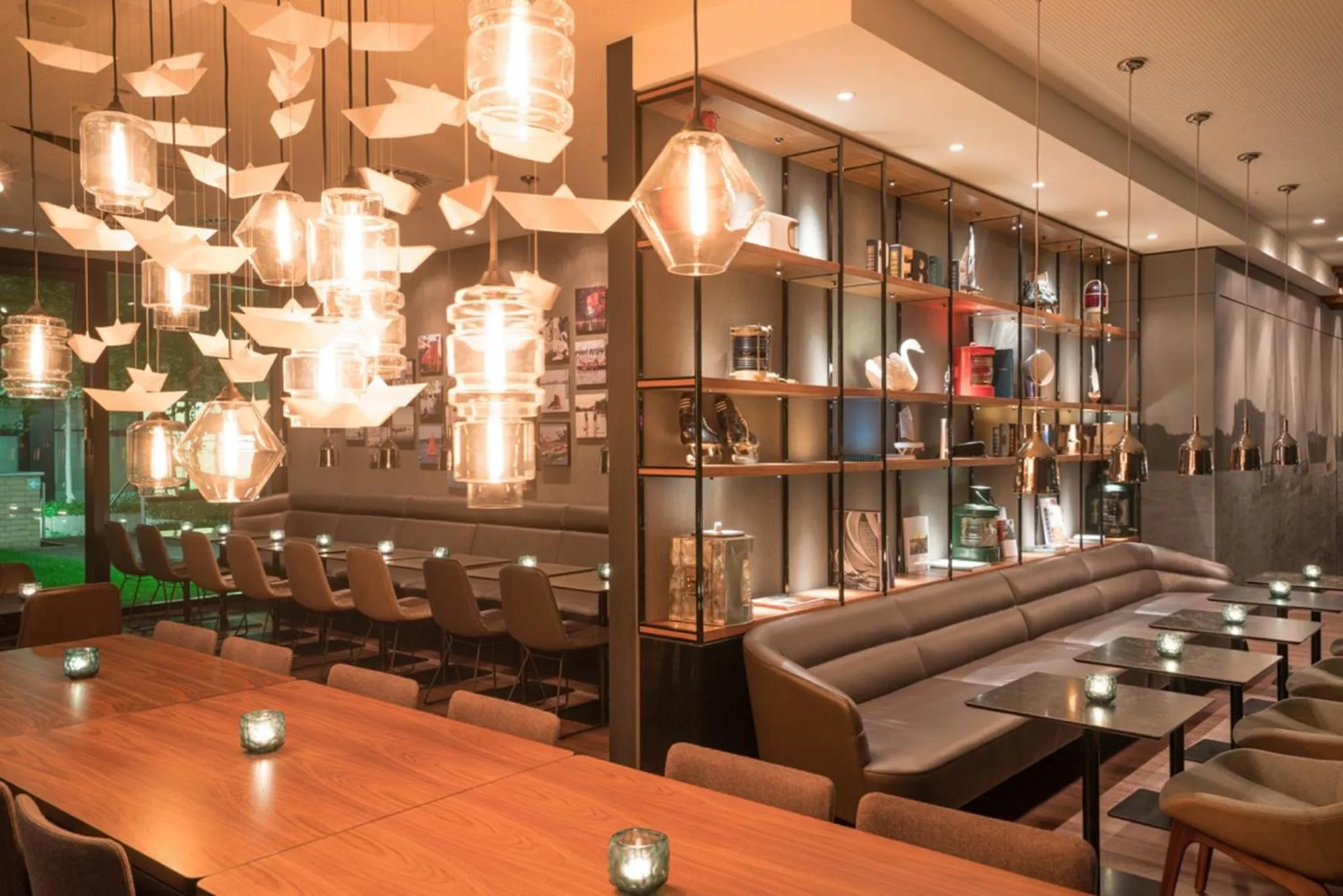 Lounge or bar in Motel One Hamburg-Alster