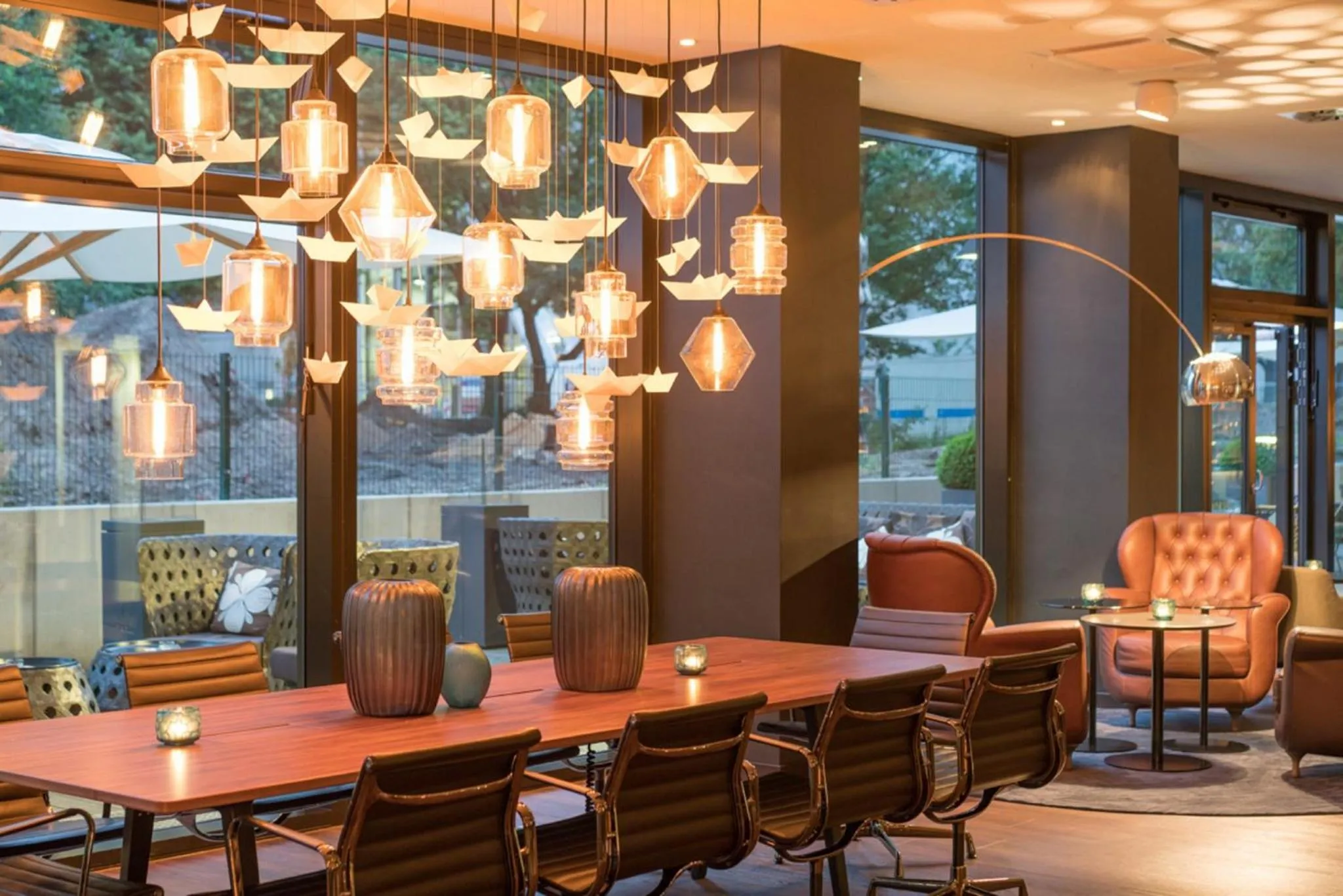 Lounge or bar in Motel One Hamburg-Alster