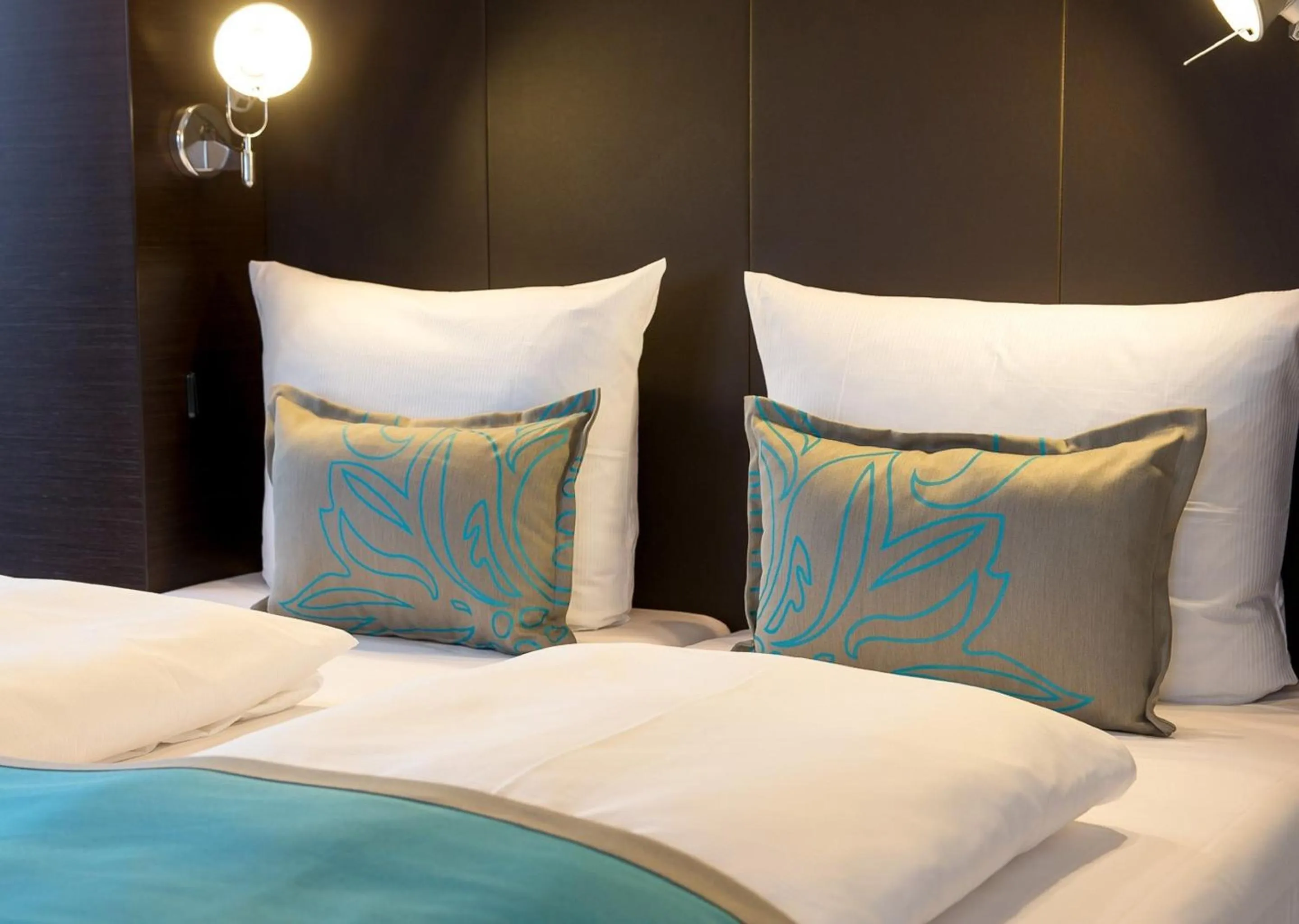 Photo of the whole room, Bed in Motel One Hamburg-Alster
