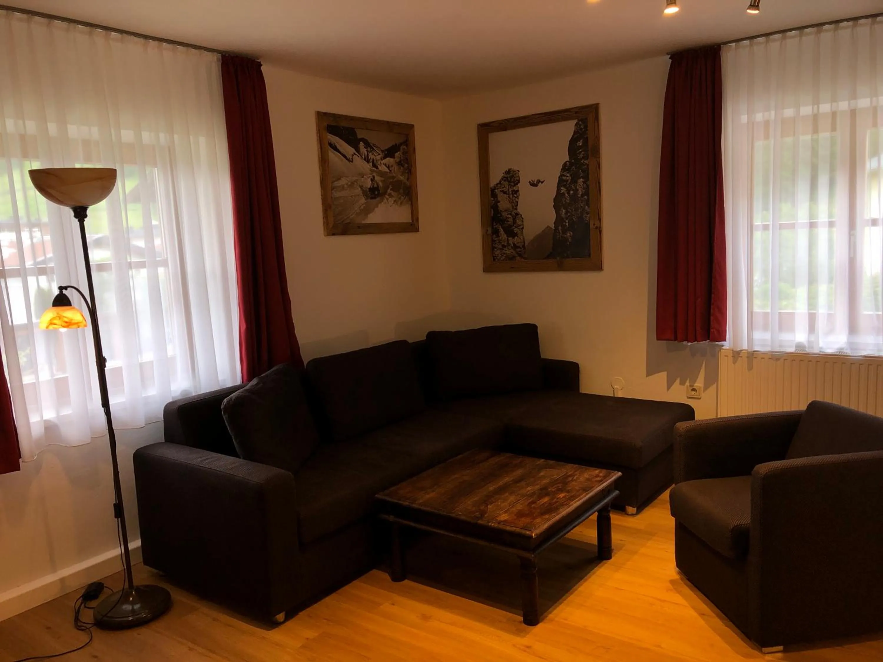 Living room in Familienappartements Eder - Free entry to Tauern SPA Kaprun included