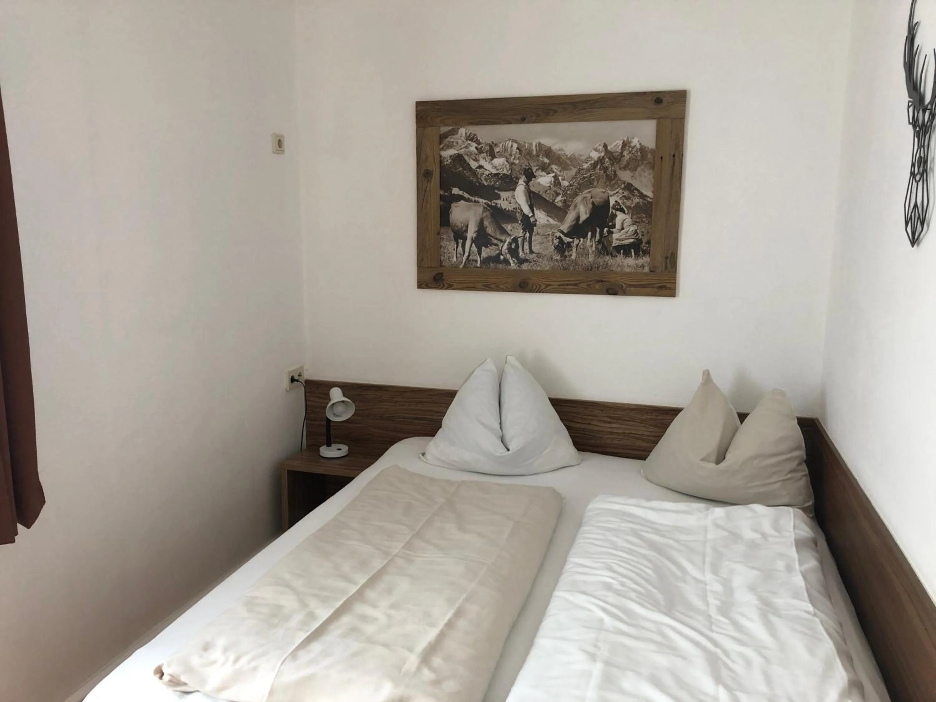 Bedroom, Bed in Familienappartements Eder - Free entry to Tauern SPA Kaprun included