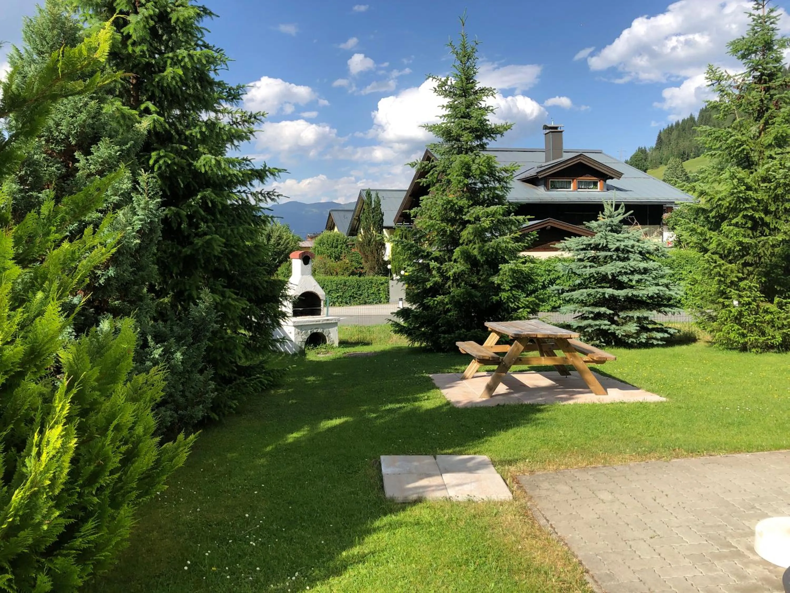 BBQ facilities in Familienappartements Eder - Free entry to Tauern SPA Kaprun included