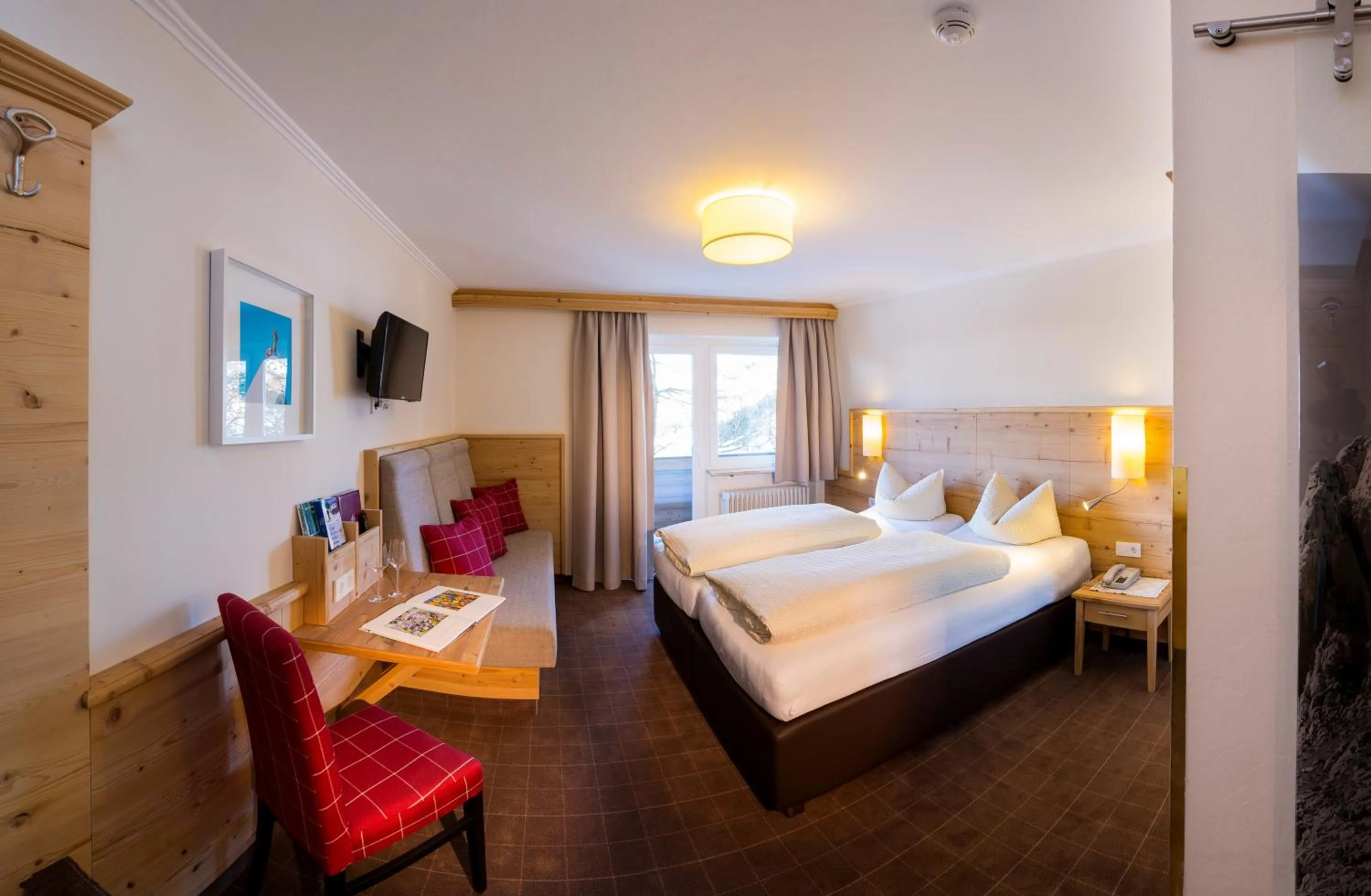 Photo of the whole room, Bed in Hotel Garni Entstrasser