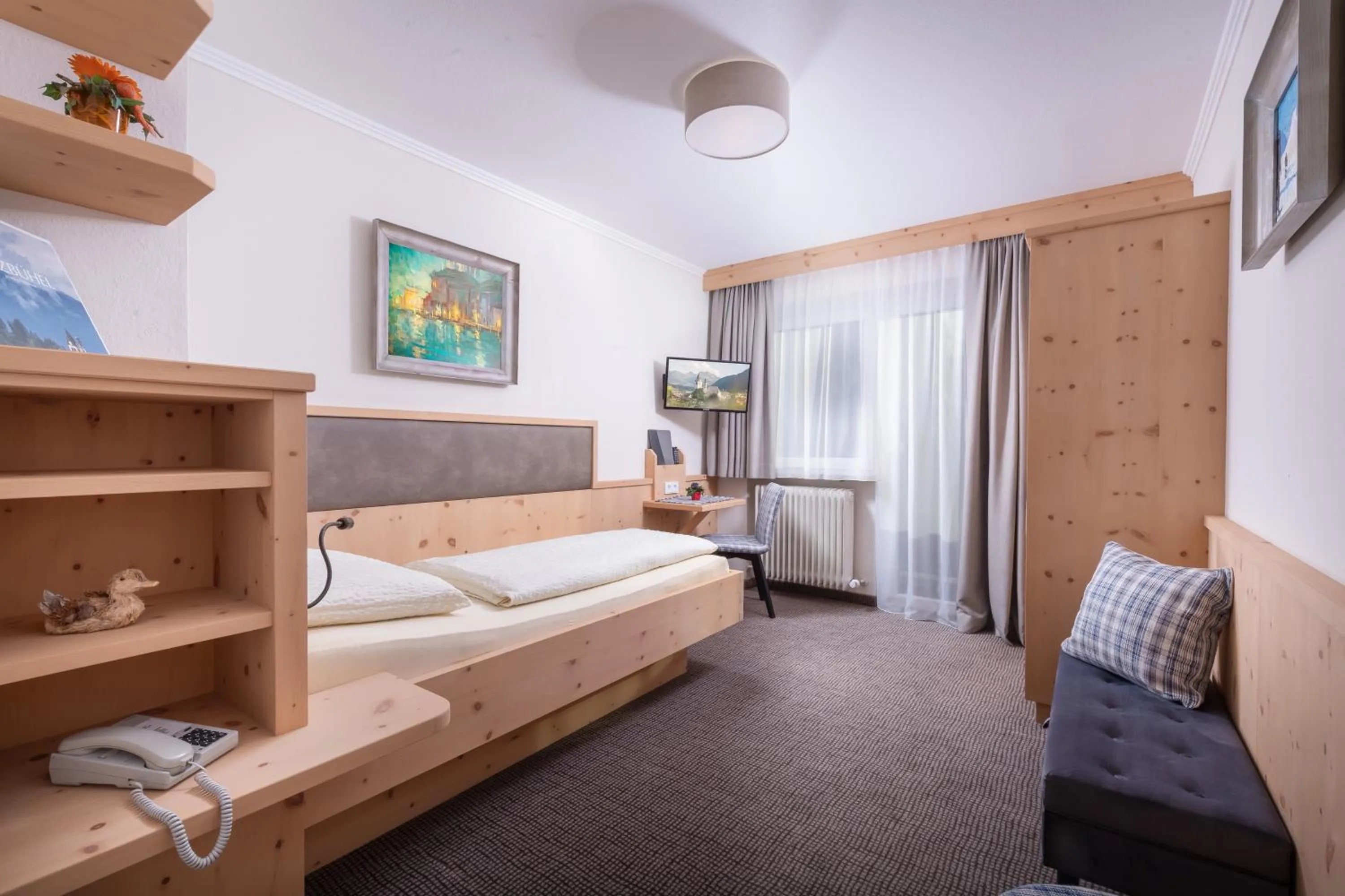 Decorative detail, Bed in Hotel Garni Entstrasser