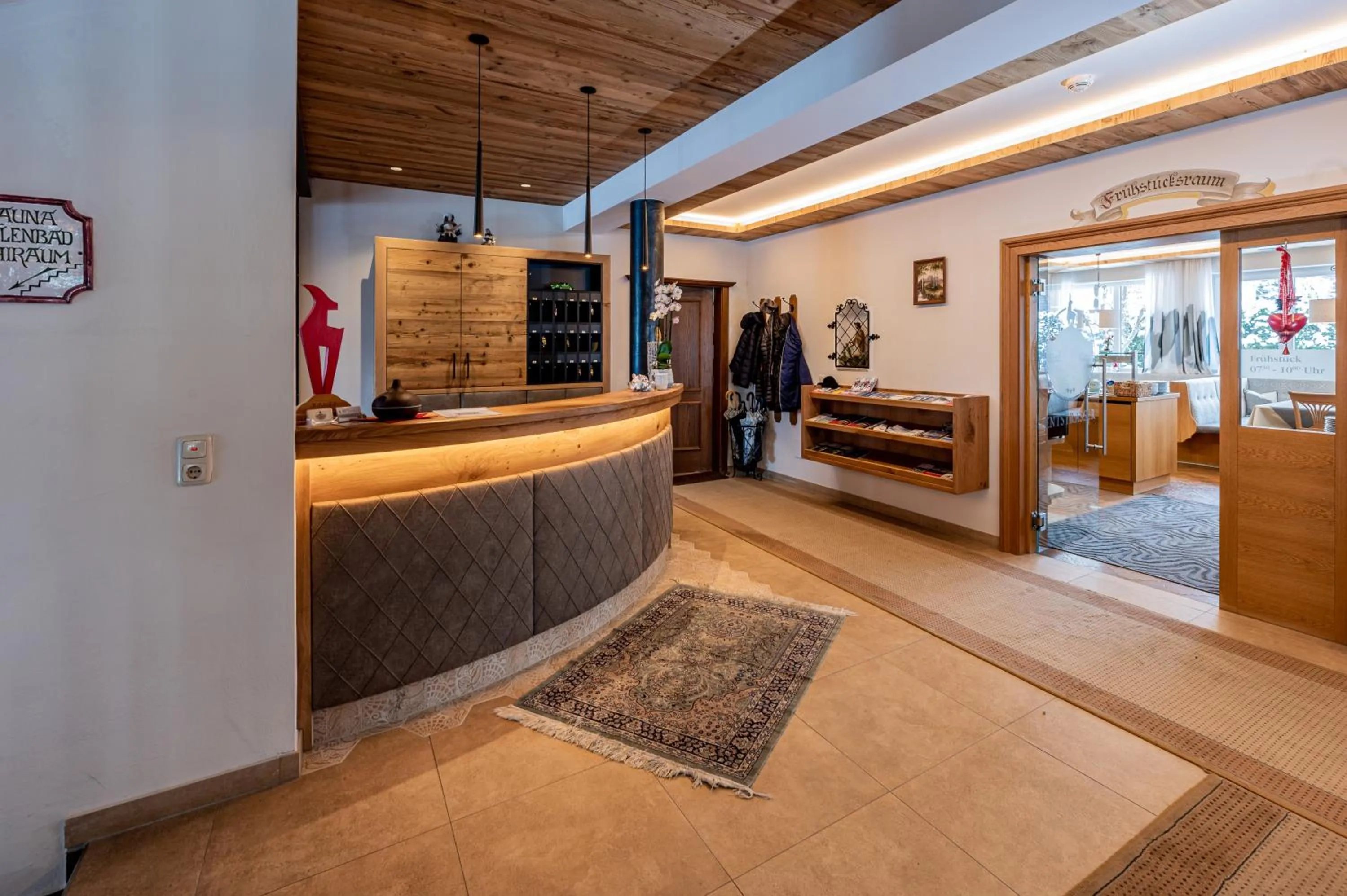 Lobby or reception, Bed in Hotel Garni Entstrasser