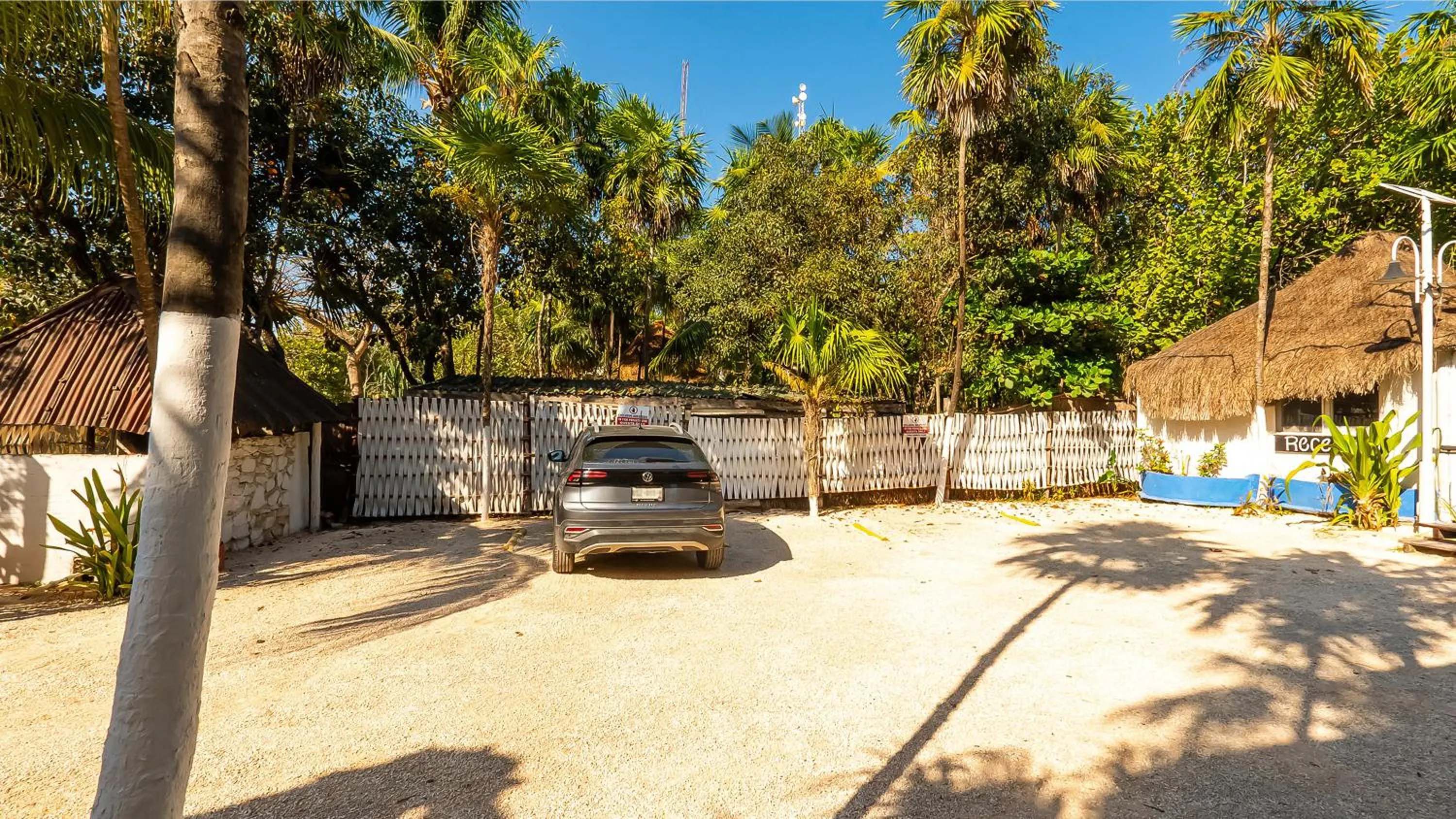 Parking in Chancabañita Tulum
