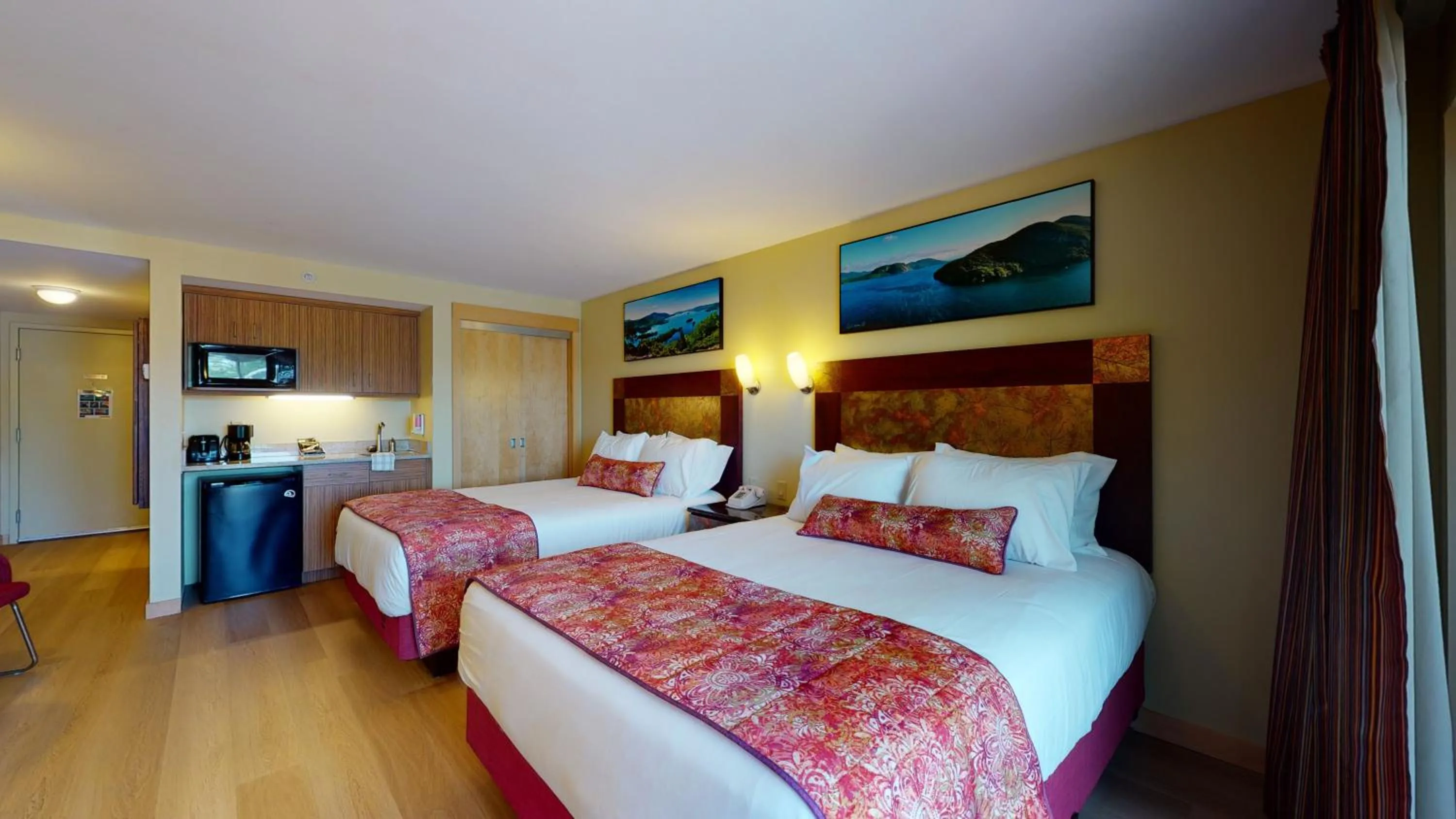 Bedroom, Bed in Surfside On The Lake