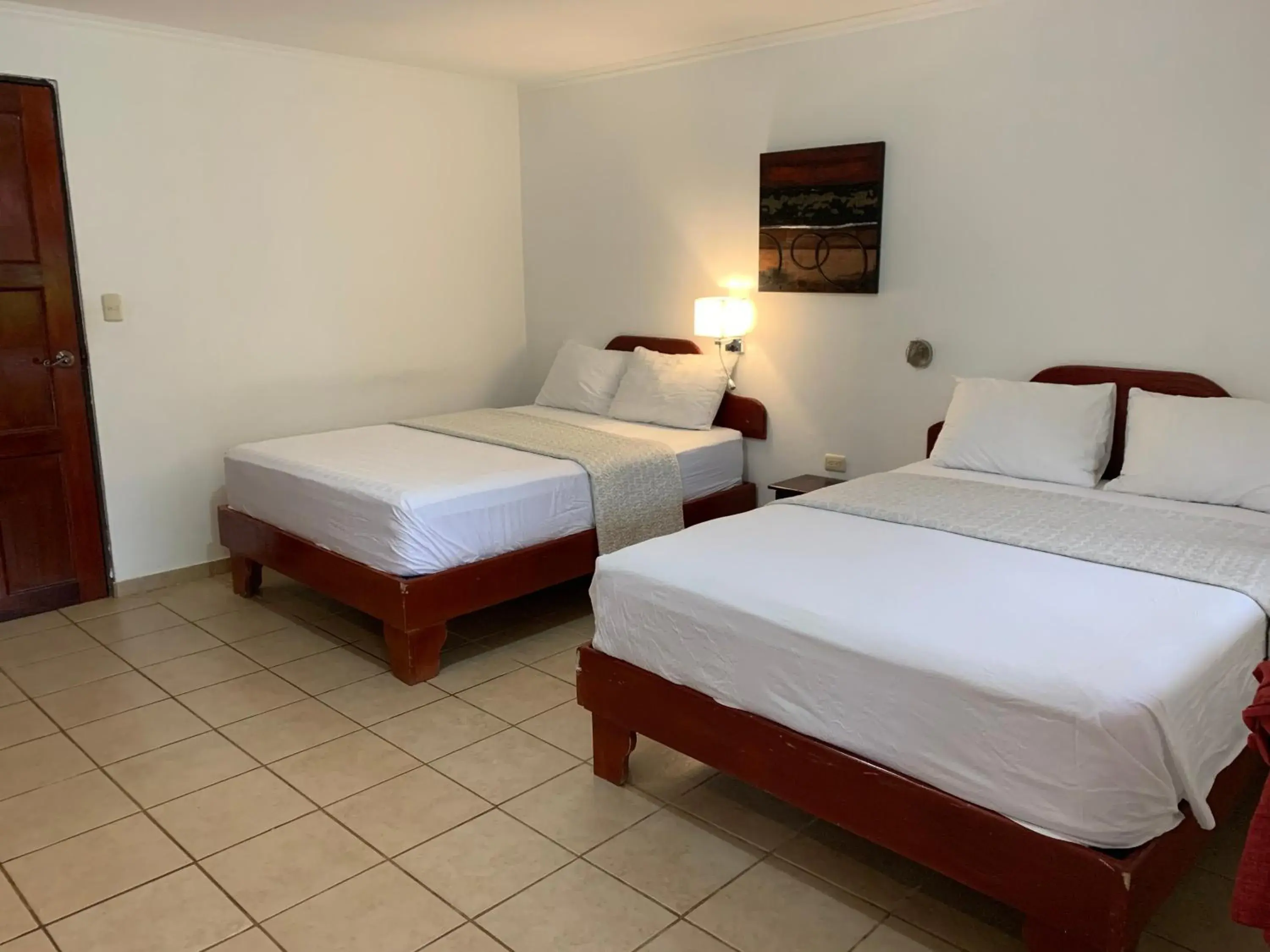 Standard Quadruple Room in Hotel Manuel Antonio Park Standard Quadruple Room in Hotel Manuel Antonio Park