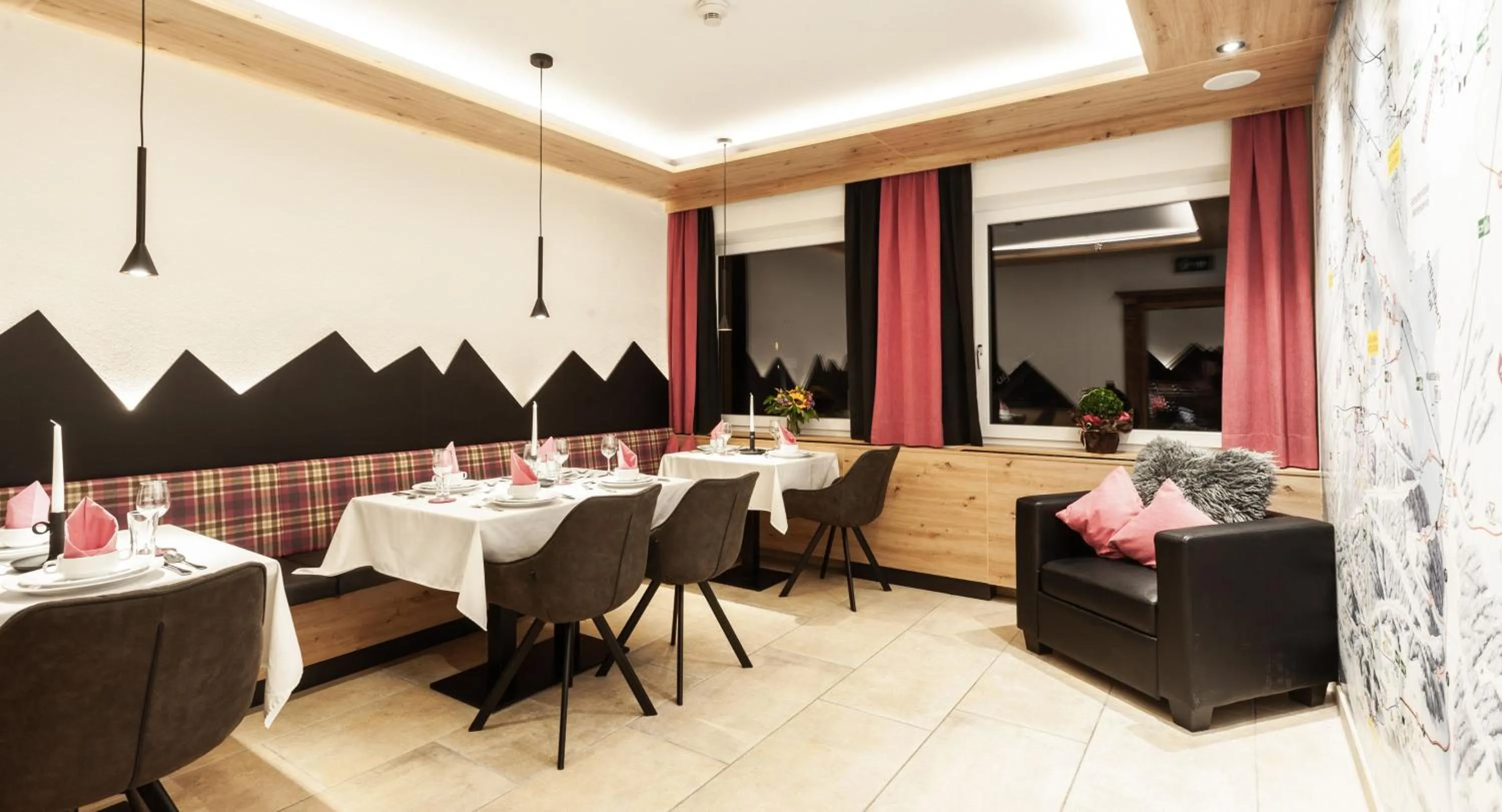 Restaurant/places to eat in first mountain Hotel Ötztal