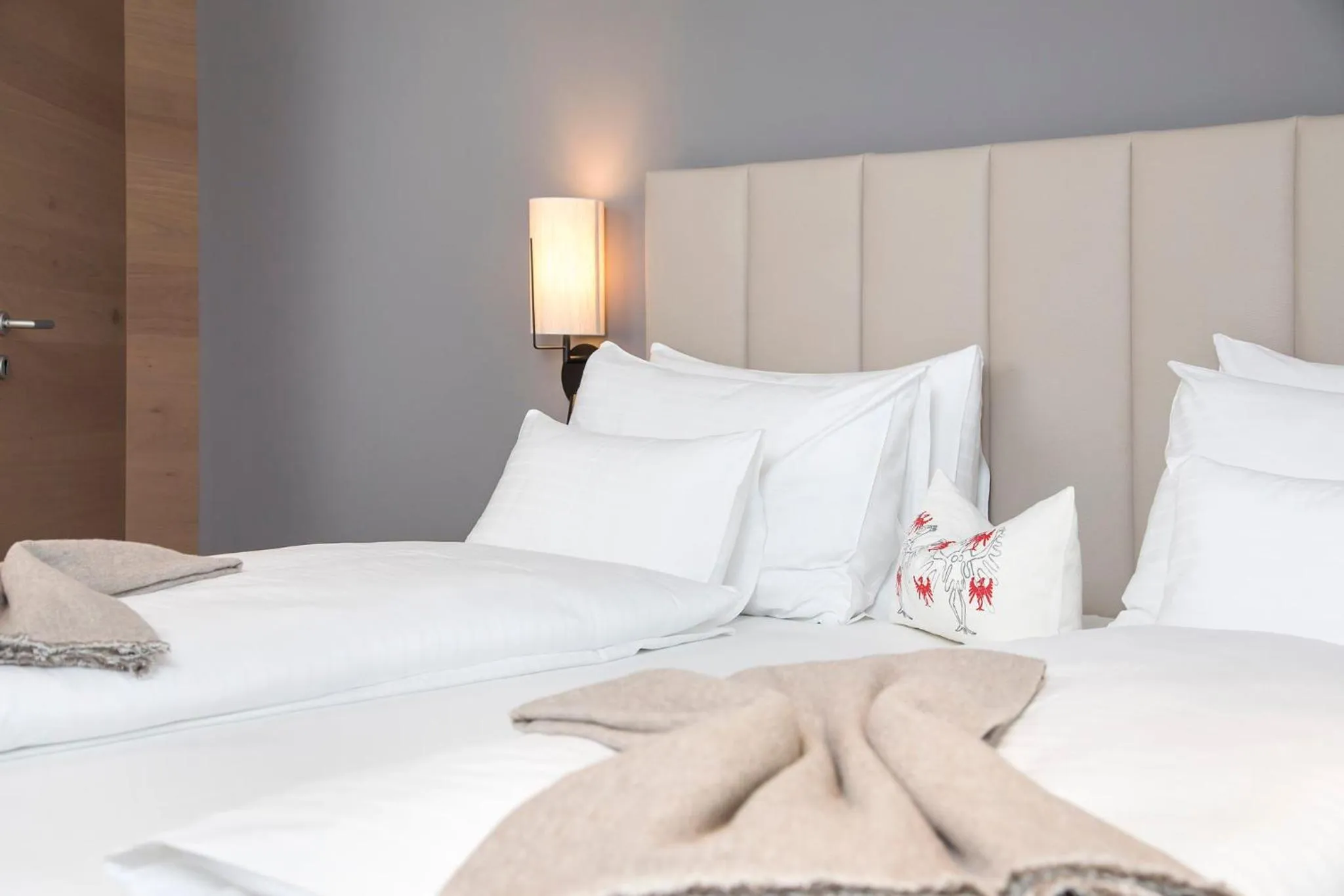 Photo of the whole room, Bed in Das Hohe Salve Sportresort, 4 Sterne Superior