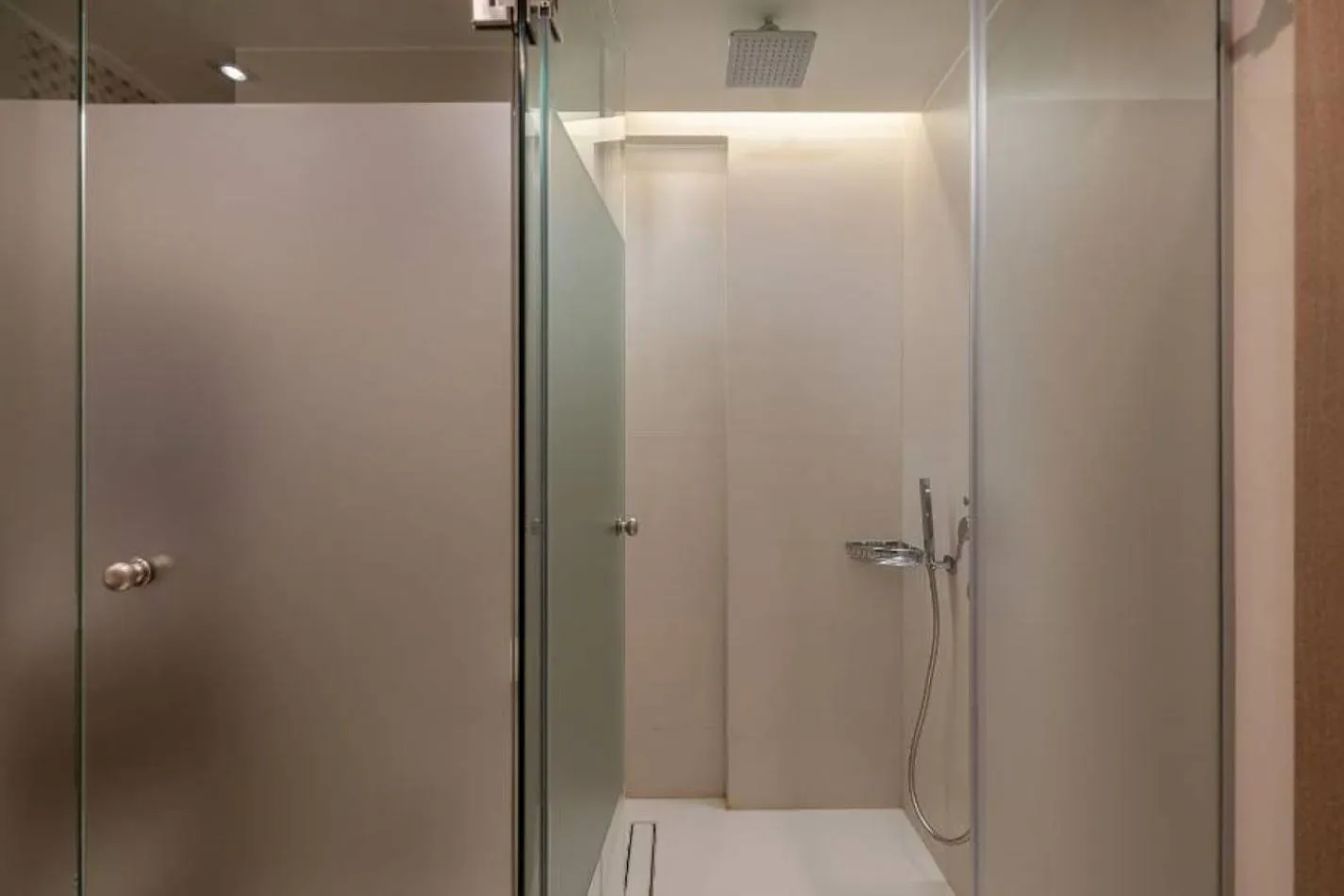 Shower in Cretan Dream Resort & Spa